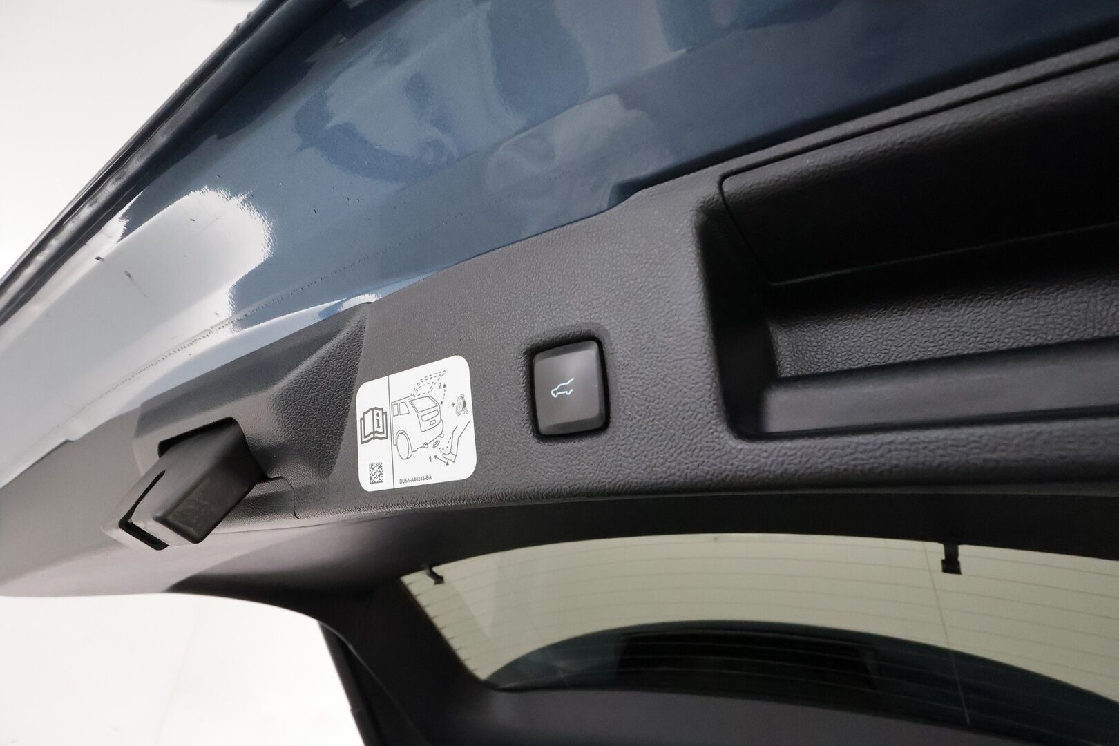 Ford Kuga 2021 2,5 PHEV 225hv CVT FWD ST-Line 5-ovinen **Adapt.vakkari / P.kamera / Koukku / Digimittaristo / KeylessGo** - Merkkihuollettu / Kahdet renkaat aluvanteilla / Digimittaristo / Navi / Ratinlämmitin / Lämmitettävä tuulilasi / Sähköluukku
