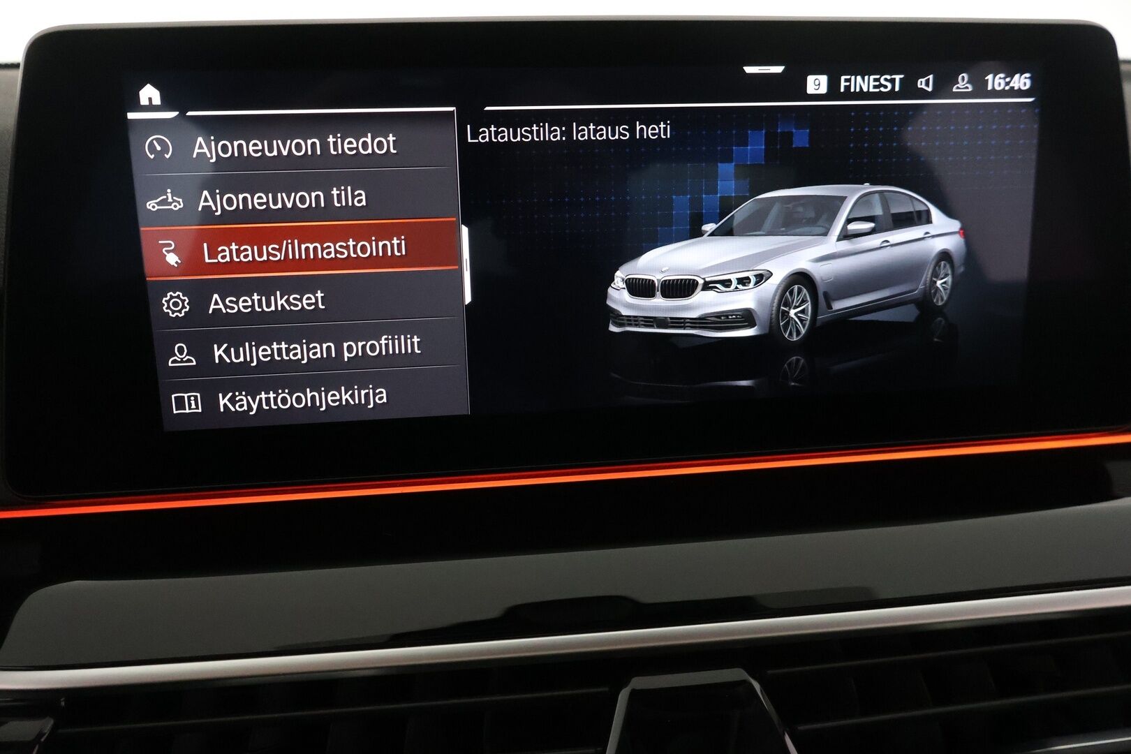 BMW 530 2020 G30 Sedan 530e A xDrive Sport Line ** Juuri tullut! / Vetokoukku / M-Sport ratti / P.kamera / HiFi / Sporttipenkit **