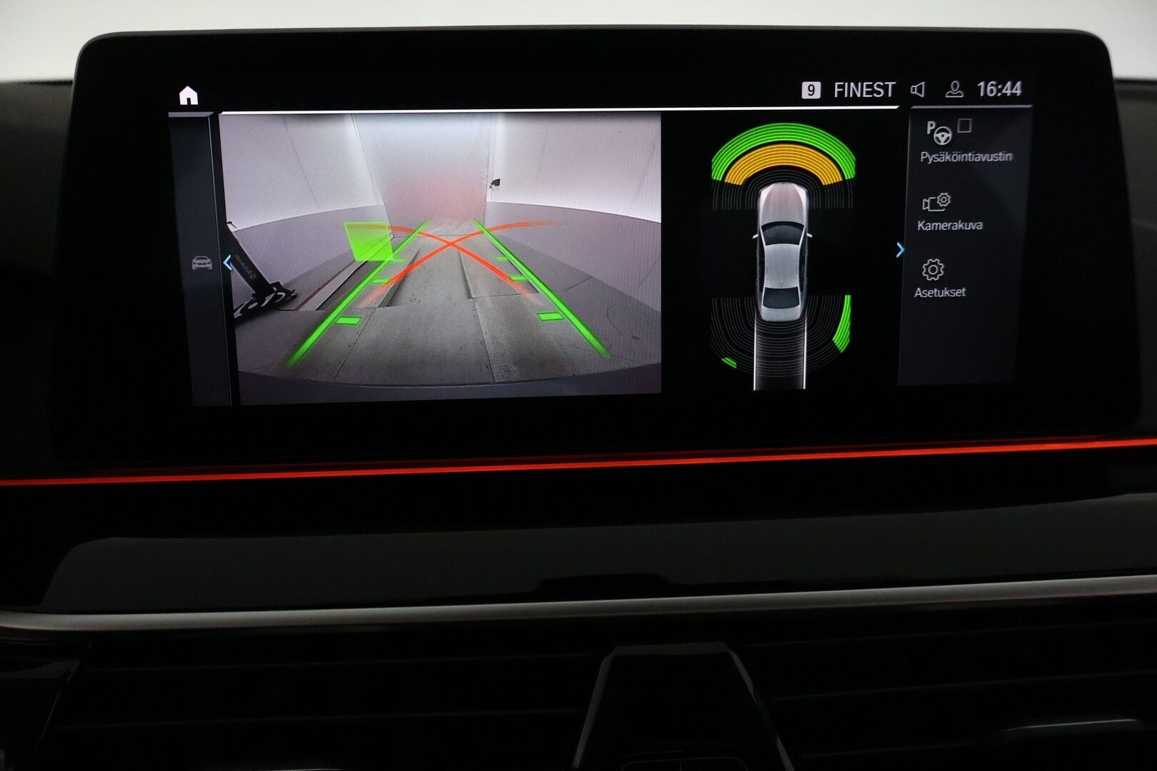 BMW 530 2020 G30 Sedan 530e A xDrive Sport Line ** Juuri tullut! / Vetokoukku / M-Sport ratti / P.kamera / HiFi / Sporttipenkit **