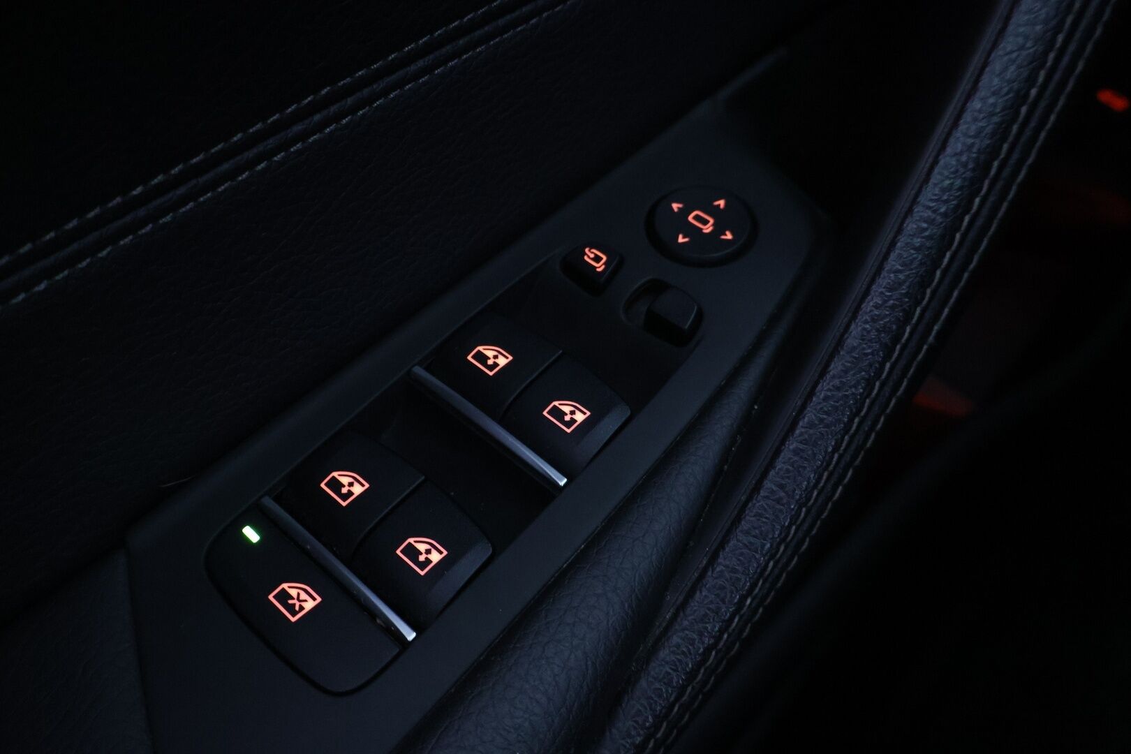 BMW 530 2020 G30 Sedan 530e A xDrive Sport Line ** Juuri tullut! / Vetokoukku / M-Sport ratti / P.kamera / HiFi / Sporttipenkit **