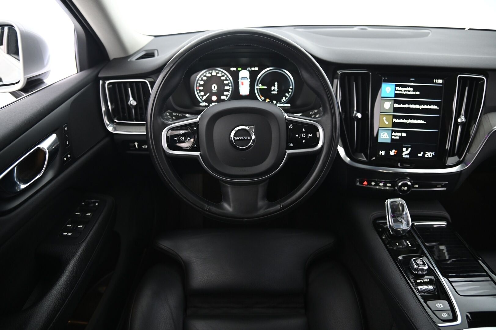 Volvo V60 2021 T6 TwE AWD Inscription aut *VOC / Webasto / ACC / Sporttinahat / Muistipenkki / Pilot Assist / Kamera* - Full Led High Beam ajovalot / Juuri huollettu / Hyvät nastarenkaat