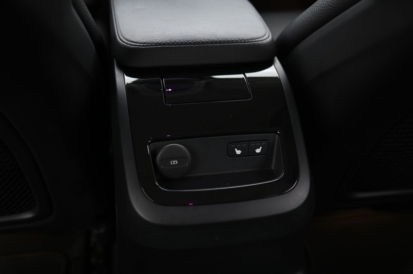 Volvo V60 2021 T6 TwE AWD Inscription aut *VOC / Webasto / ACC / Sporttinahat / Muistipenkki / Pilot Assist / Kamera* - Full Led High Beam ajovalot / Juuri huollettu / Hyvät nastarenkaat