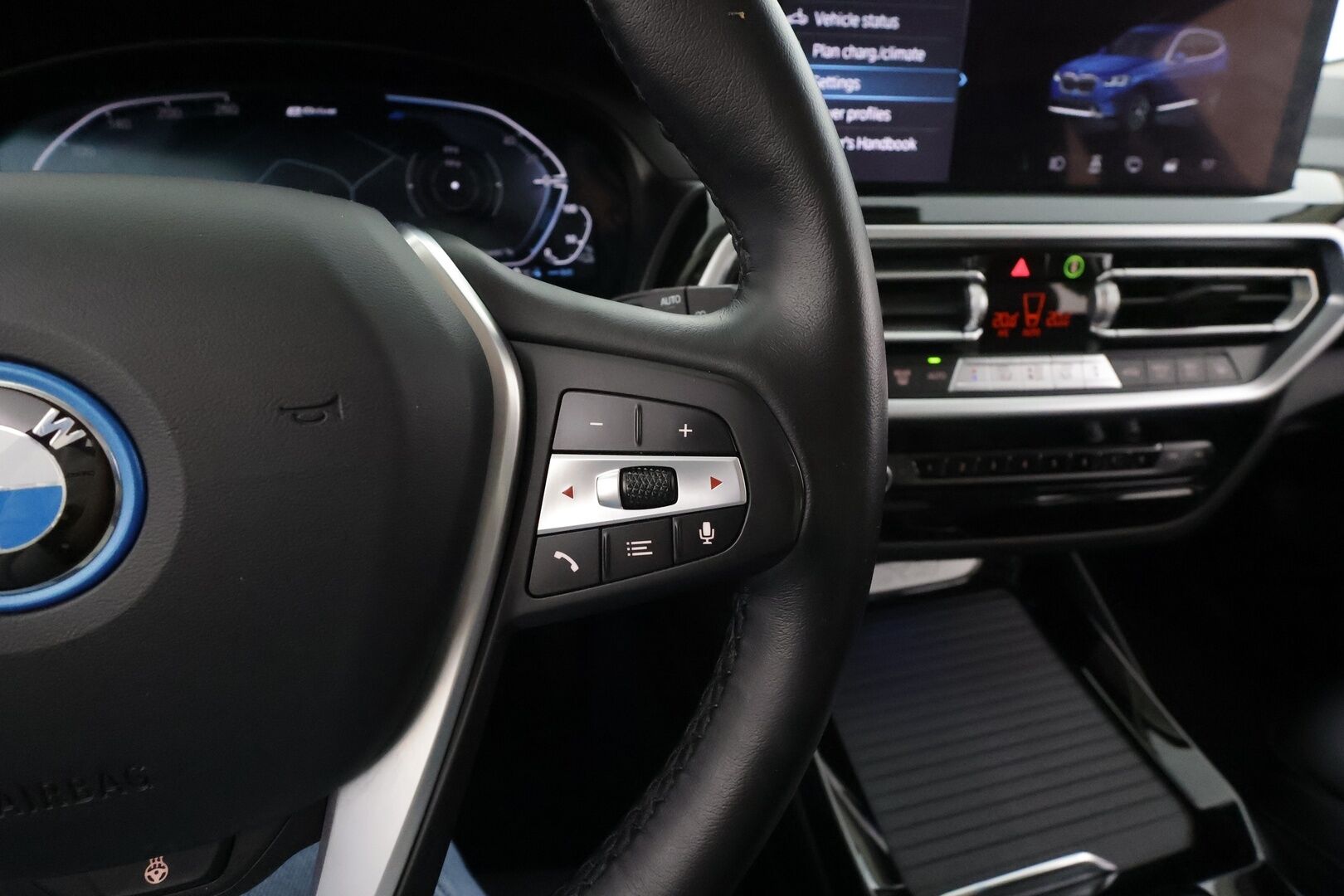 BMW X3 2023 G01 xDrive 30e A Charged Edition * HiFi / Sporttinahat / Peruutuskamera / Vetokoukku / LED / Vakkari / Sähkökontti! - 1.Om Suomi-auto / Kahdet renkaat aluvanteilla / ALV