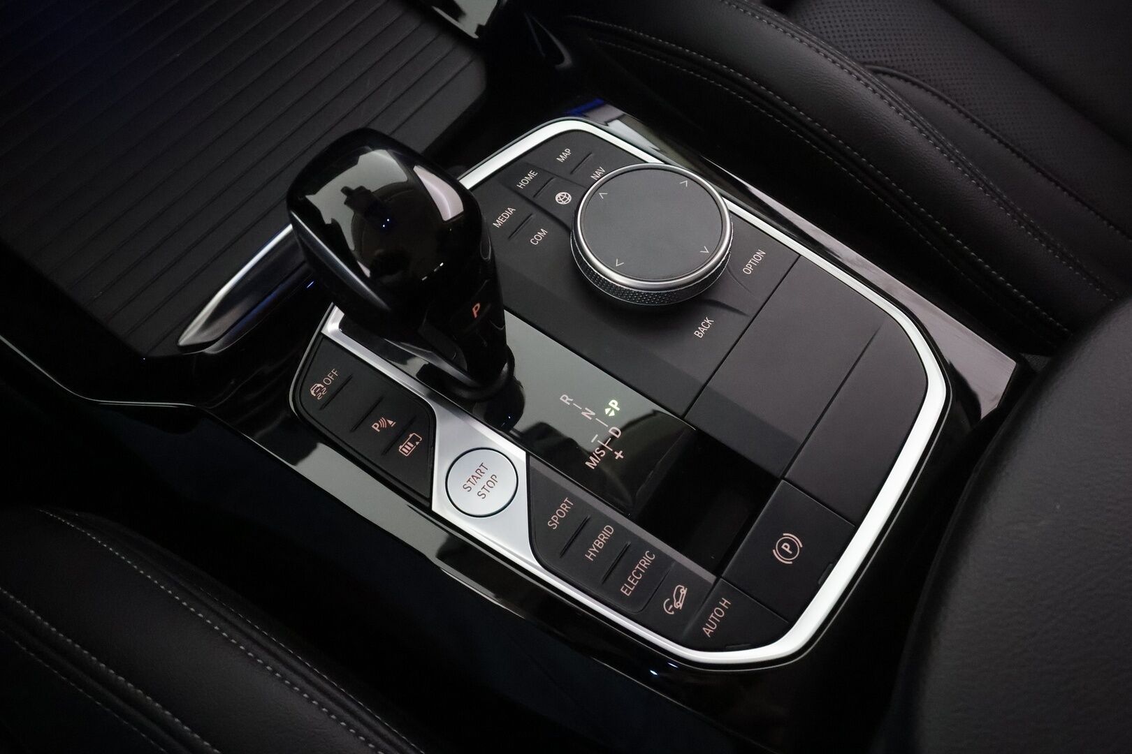 BMW X3 2023 G01 xDrive 30e A Charged Edition * Vakkari / P.kamera / Koukku / Sporttinahat / Hifi / Sähköluukku / LED * - 1.Om Suomi-auto / Kahdet renkaat aluvanteilla