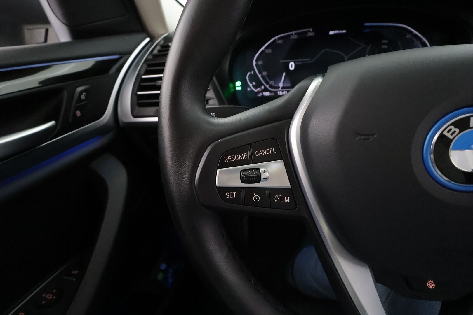 BMW X3 2023 G01 xDrive 30e A Charged Edition * HiFi / Sporttinahat / Peruutuskamera / Vetokoukku / LED / Vakkari / Sähkökontti! - 1.Om Suomi-auto / Kahdet renkaat aluvanteilla / ALV