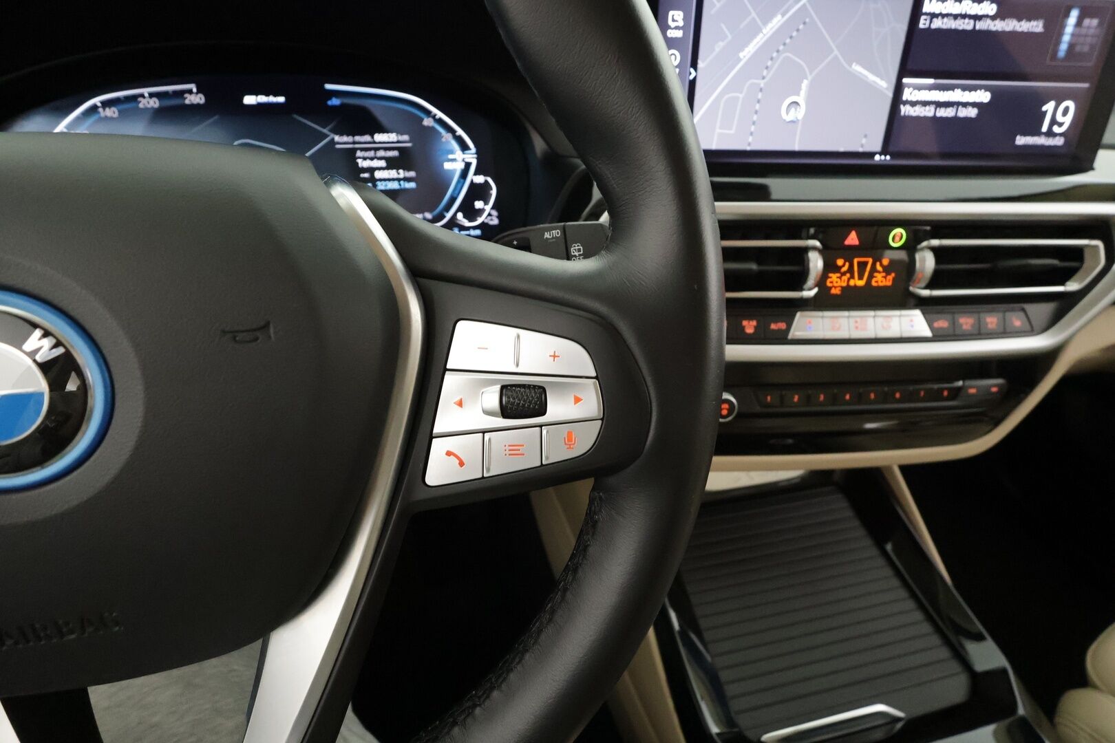 BMW X3 2023 G01 xDrive 30e A Charged Edition * ACC / P.kamera / LED / Hifi / Navi / Sporttinahat / Sähköluukku * - 1.Om Suomi-auto / Kahdet renkaat aluvanteilla / Merkkihuollettu