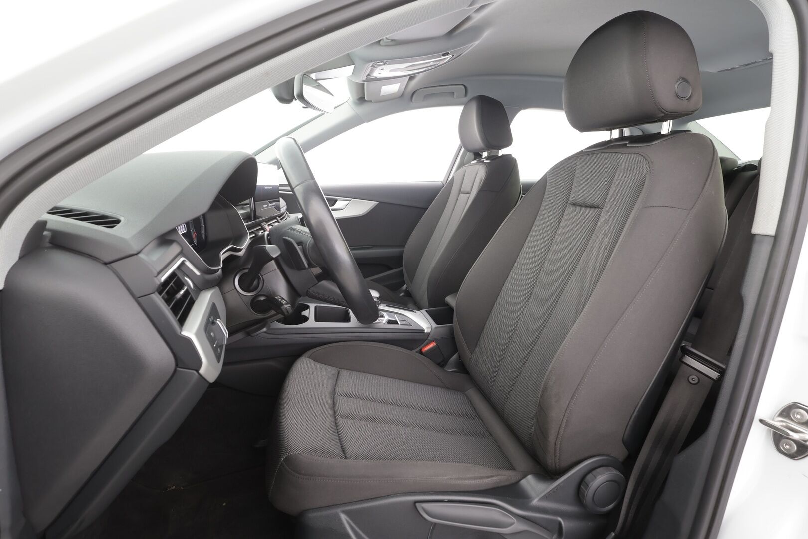 Audi A4 2023 Sedan Progress 35 TFSI 110kW MHEV S tronic - | Webasto | Vakkari | P.Kamera | LED | Digimittari | Apple&Android | 1.Om Suomi-auto | Kahdet renkaat aluvanteilla | ALV | 