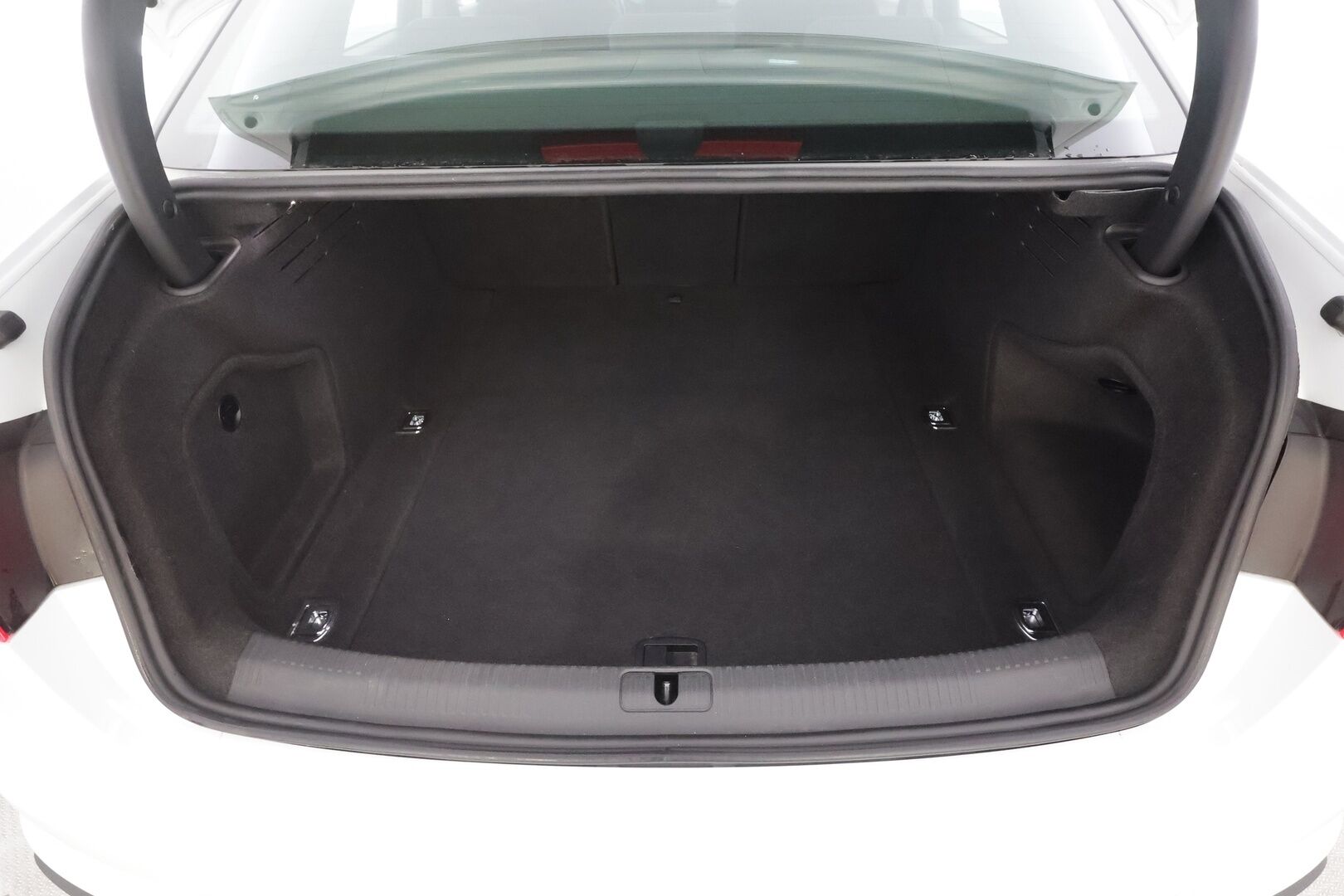 Audi A4 2023 Sedan Progress 35 TFSI 110kW MHEV S tronic - | Webasto | Vakkari | P.Kamera | LED | Digimittari | Apple&Android | 1.Om Suomi-auto | Kahdet renkaat aluvanteilla | ALV | 