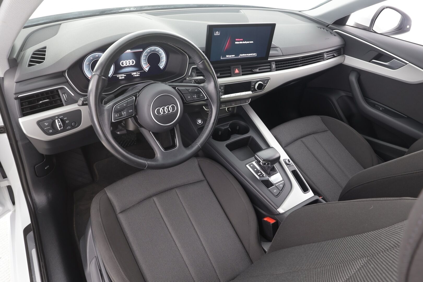 Audi A4 2023 Sedan Progress 35 TFSI 110kW MHEV S tronic - | Webasto | Vakkari | P.Kamera | LED | Digimittari | Apple&Android | 1.Om Suomi-auto | Kahdet renkaat aluvanteilla | ALV | 