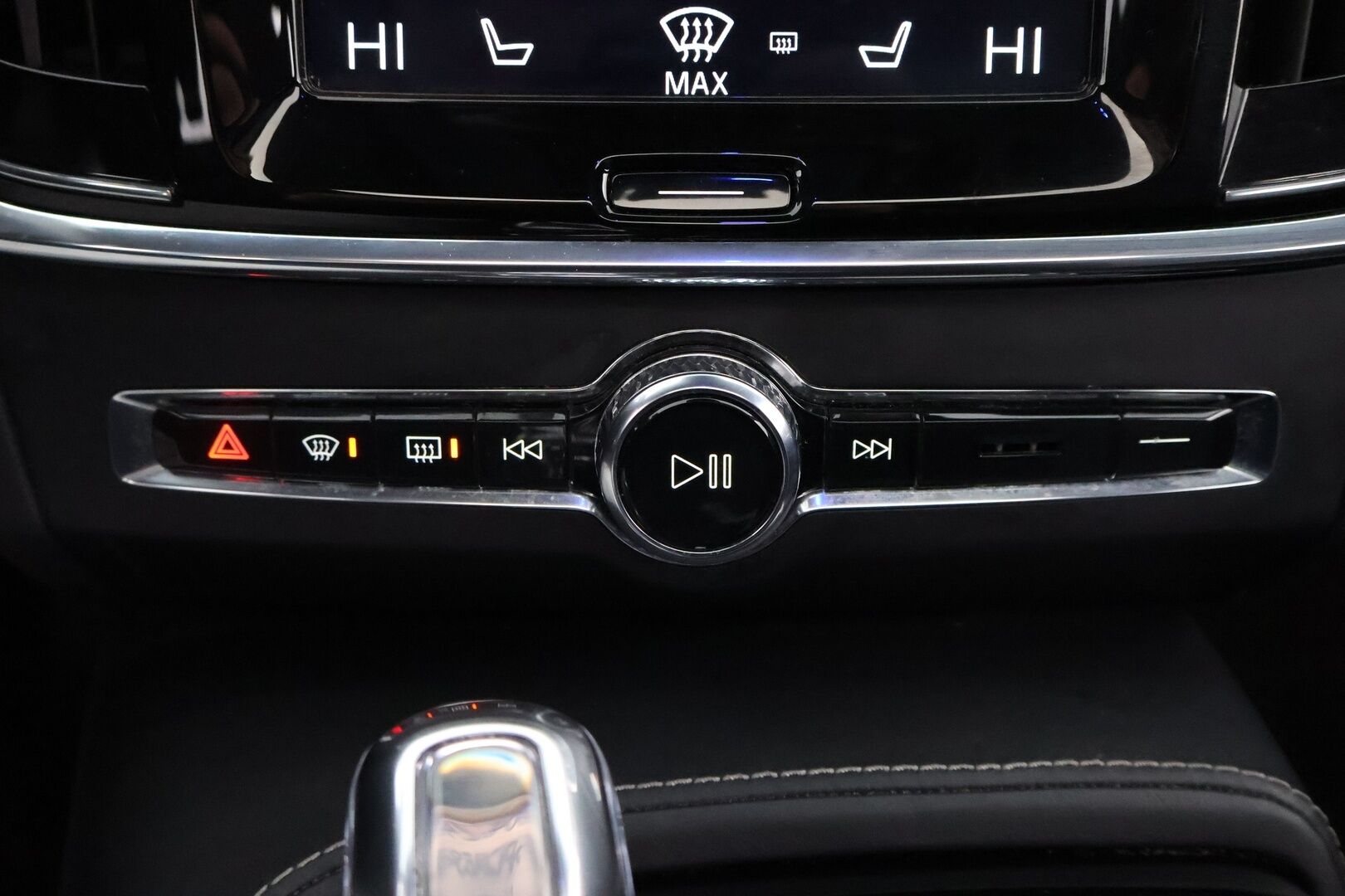Volvo V90 2019 T8 AWD Inscription aut - Webasto / Harman&Kardon / Adapt.Vakkari / Panorama/ Koukku / HUD / 360-Kamera / Nahkapenkit Muistilla / Supervarusteet!