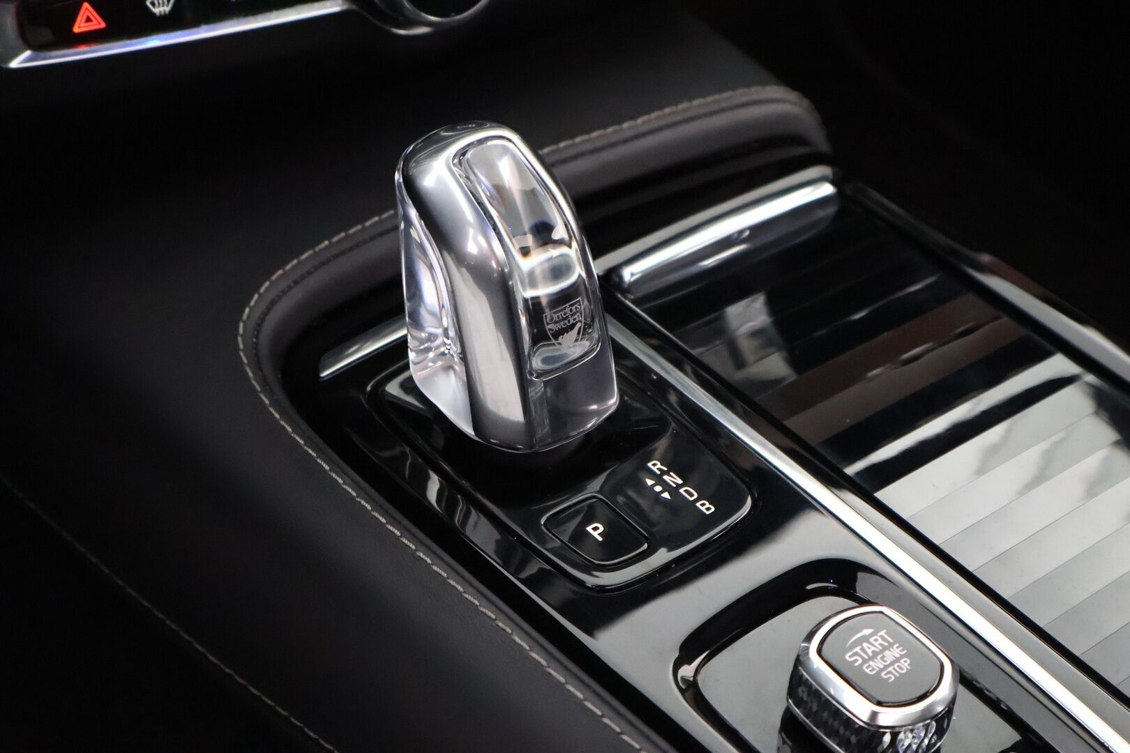 Volvo V90 2019 T8 AWD Inscription aut - Webasto / Harman&Kardon / Adapt.Vakkari / Panorama/ Koukku / HUD / 360-Kamera / Nahkapenkit Muistilla / Supervarusteet!
