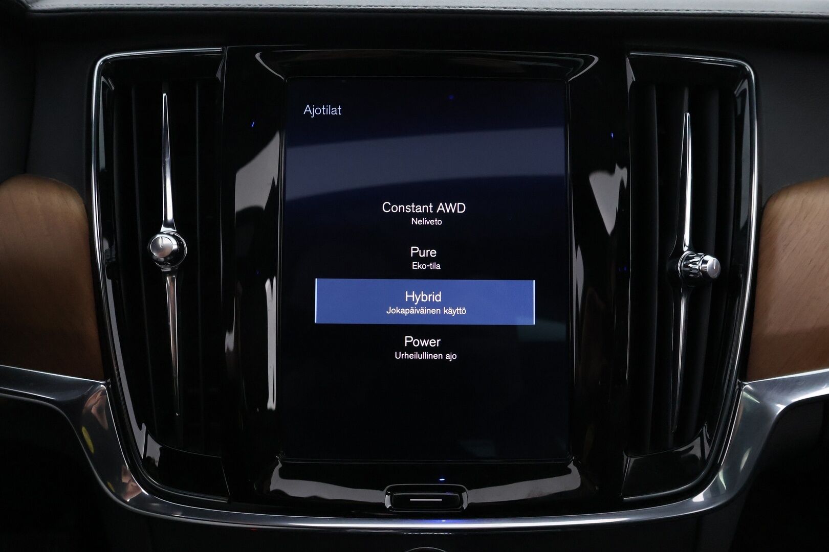 Volvo V90 2019 T8 AWD Inscription aut - Webasto / Harman&Kardon / Adapt.Vakkari / Panorama/ Koukku / HUD / 360-Kamera / Nahkapenkit Muistilla / Supervarusteet!