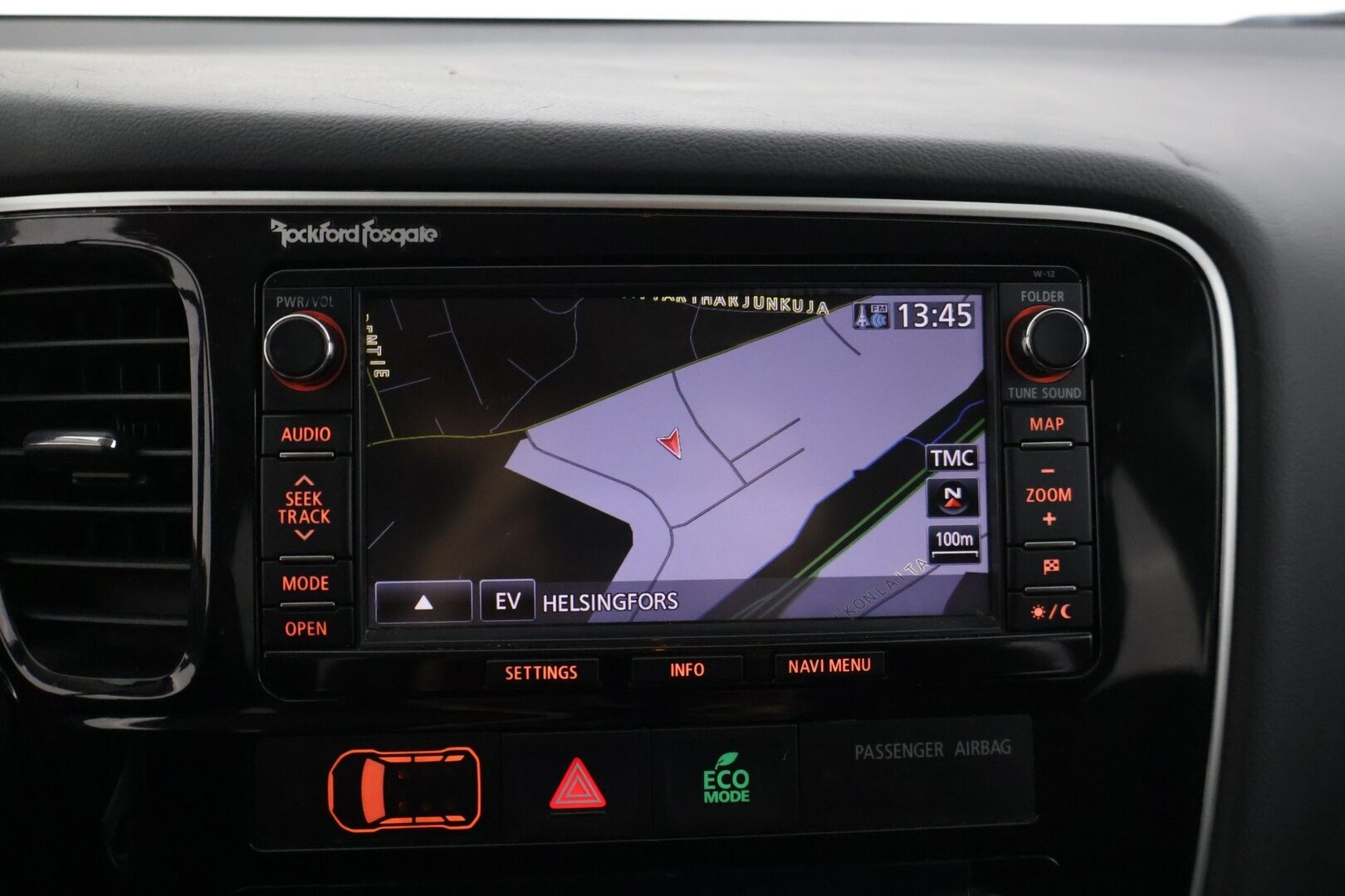 Mitsubishi Outlander PHEV 2014 Instyle Navi 4WD 5P  * / Vetokoukku / Sähköluukku / Vakkari / Neliveto / Rockford Audio / * - Vetokoukullinen neliveto