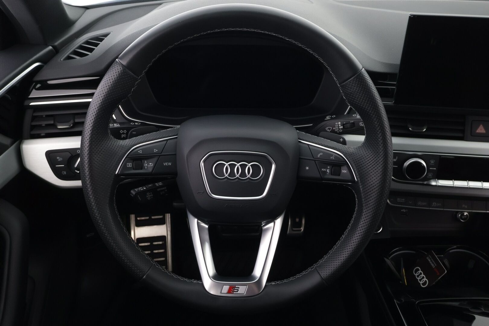 Audi A4 2023 Avant 40 TFSI 150 kW MHEV quattro S tronic S Line - S LINE | Suomiauto | ACC | Matrix LED | Digital Cockpit | Peruutuskamera | Vetokoukku | Puolinahka Sporttipenkit | Audi Sound System | Huippuvarusteet!