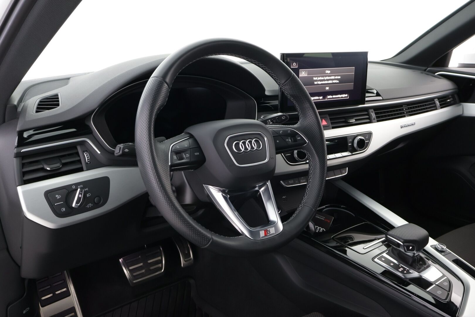 Audi A4 2023 Avant 40 TFSI 150 kW MHEV quattro S tronic S Line - S LINE | Suomiauto | ACC | Matrix LED | Digital Cockpit | Peruutuskamera | Vetokoukku | Puolinahka Sporttipenkit | Audi Sound System | Huippuvarusteet!