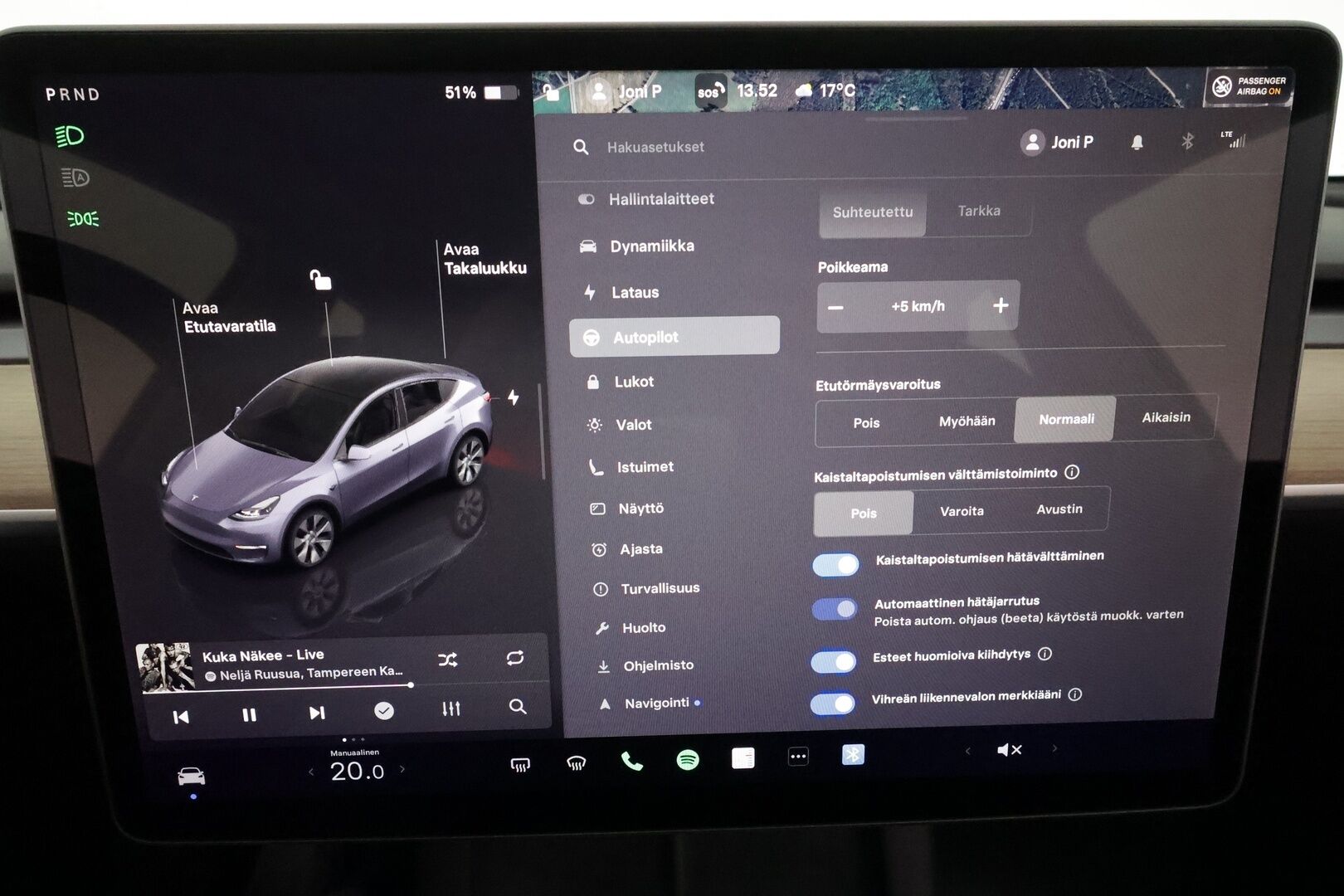 Tesla Model Y 2022 Long Range Dual motor AWD **Koukku / Autopilot / Matrix LED / Lasikatto / Premium Audio / Kahdet renkaat vanteilla** - 3,99 % KORKOTARJOUS TÄHÄN AUTOON - 