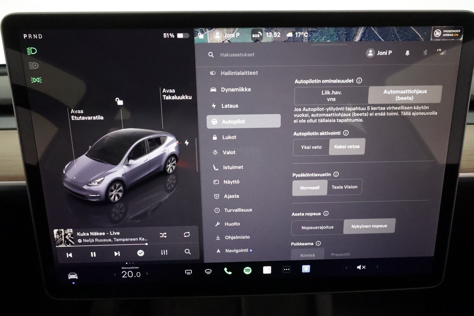Tesla Model Y 2022 Long Range Dual motor AWD **Koukku / Autopilot / Matrix LED / Lasikatto / Premium Audio / Kahdet renkaat vanteilla** - 3,99 % KORKOTARJOUS TÄHÄN AUTOON - 
