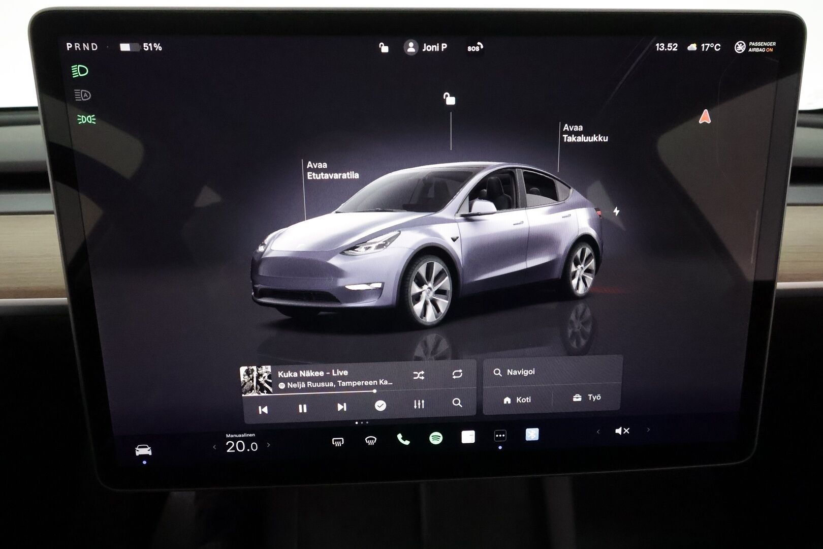 Tesla Model Y 2022 Long Range Dual motor AWD **Koukku / Autopilot / Matrix LED / Lasikatto / Premium Audio / Kahdet renkaat vanteilla** - 3,99 % KORKOTARJOUS TÄHÄN AUTOON - 