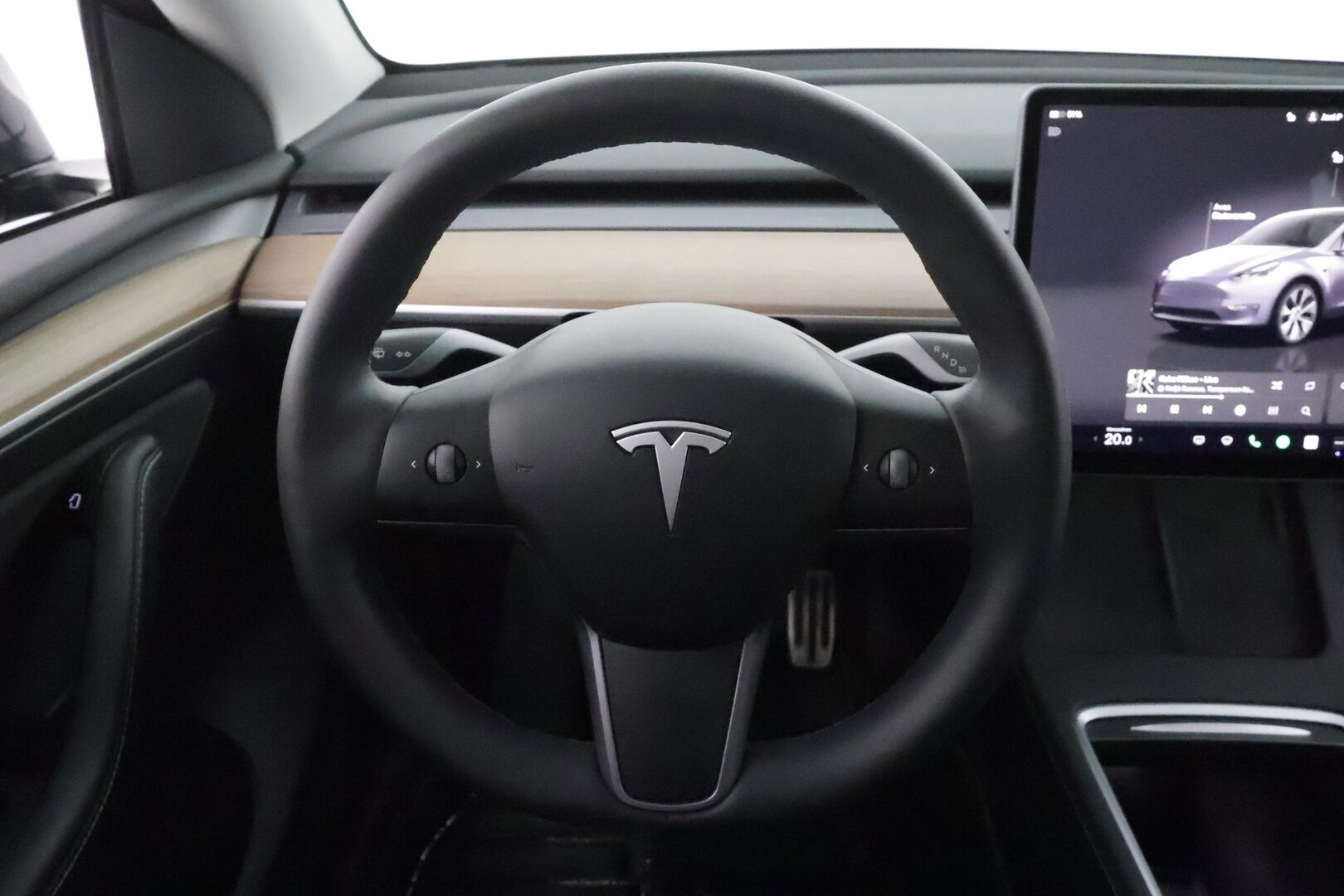 Tesla Model Y 2022 Long Range Dual motor AWD **Koukku / Autopilot / Matrix LED / Lasikatto / Premium Audio / Kahdet renkaat vanteilla** - 3,99 % KORKOTARJOUS TÄHÄN AUTOON - 