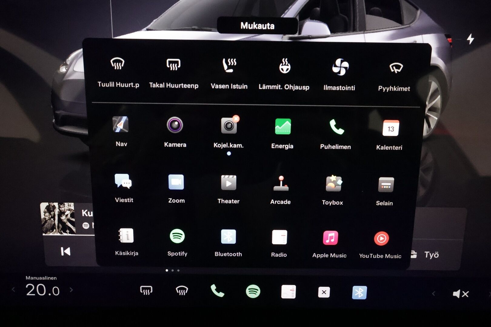 Tesla Model Y 2022 Long Range Dual motor AWD **Koukku / Autopilot / Matrix LED / Lasikatto / Premium Audio / Kahdet renkaat vanteilla** - 3,99 % KORKOTARJOUS TÄHÄN AUTOON - 