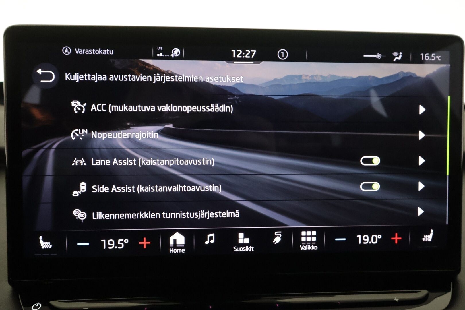 Skoda Enyaq 2022 80iV Sportline - | HUD | ACC | Muistipenkki | 360° | ILP | Matrix-LED | Keyless | Navi | Kaistavahti | Kahdet renkaat | Merkkihuollot | 2x Latauskaapelit |