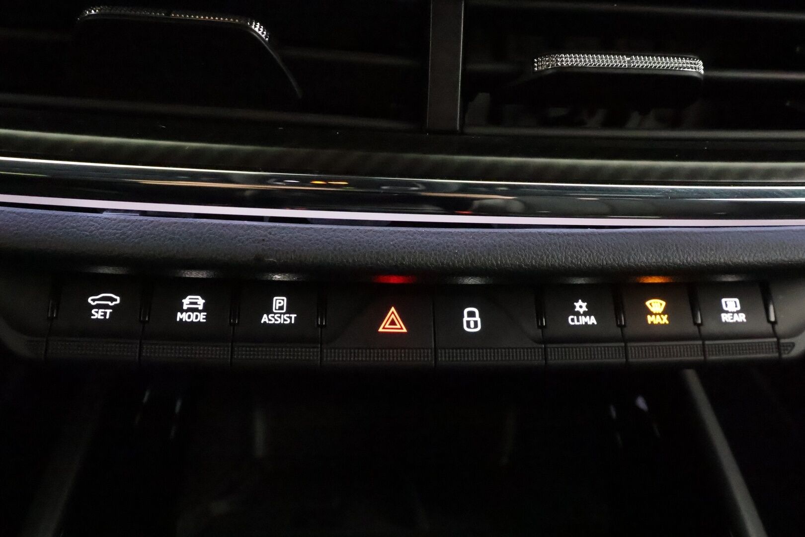 Skoda Enyaq 2022 80iV Sportline - | HUD | ACC | Muistipenkki | 360° | ILP | Matrix-LED | Keyless | Navi | Kaistavahti | Kahdet renkaat | Merkkihuollot | 2x Latauskaapelit |