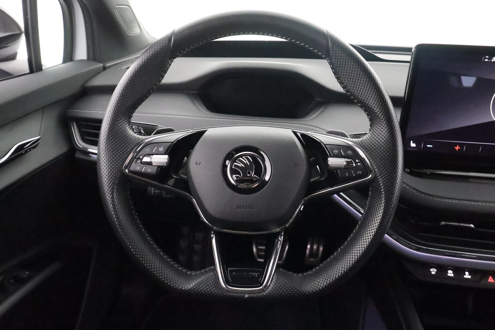 Skoda Enyaq 2022 80iV Sportline - | HUD | ACC | Muistipenkki | 360° | ILP | Matrix-LED | Keyless | Navi | Kaistavahti | Kahdet renkaat | Merkkihuollot | 2x Latauskaapelit |
