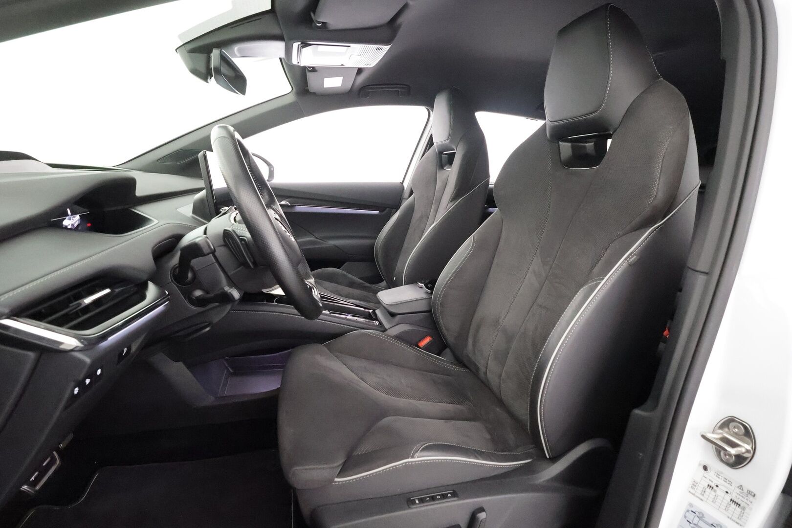 Skoda Enyaq 2022 80iV Sportline - | HUD | ACC | Muistipenkki | 360° | ILP | Matrix-LED | Keyless | Navi | Kaistavahti | Kahdet renkaat | Merkkihuollot | 2x Latauskaapelit |
