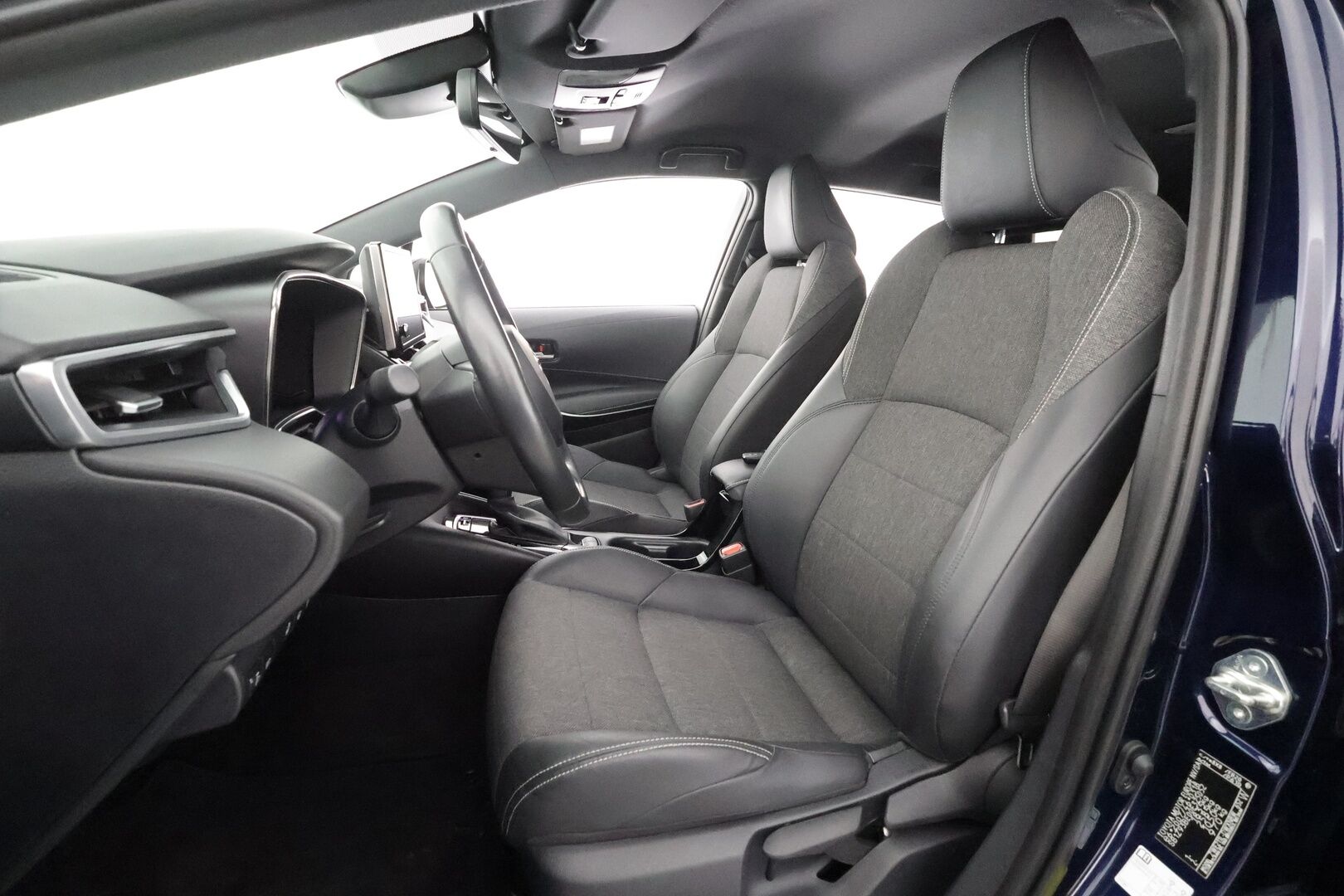 Toyota Corolla 2022 Touring Sports 1,8 Hybrid Active Business - | ACC | Webasto | Puolinahat | Sähköluukku | LED | Keyless | Ratinlämmitin | Kahdet renkaat aluvanteilla | Merkkihuollettu |