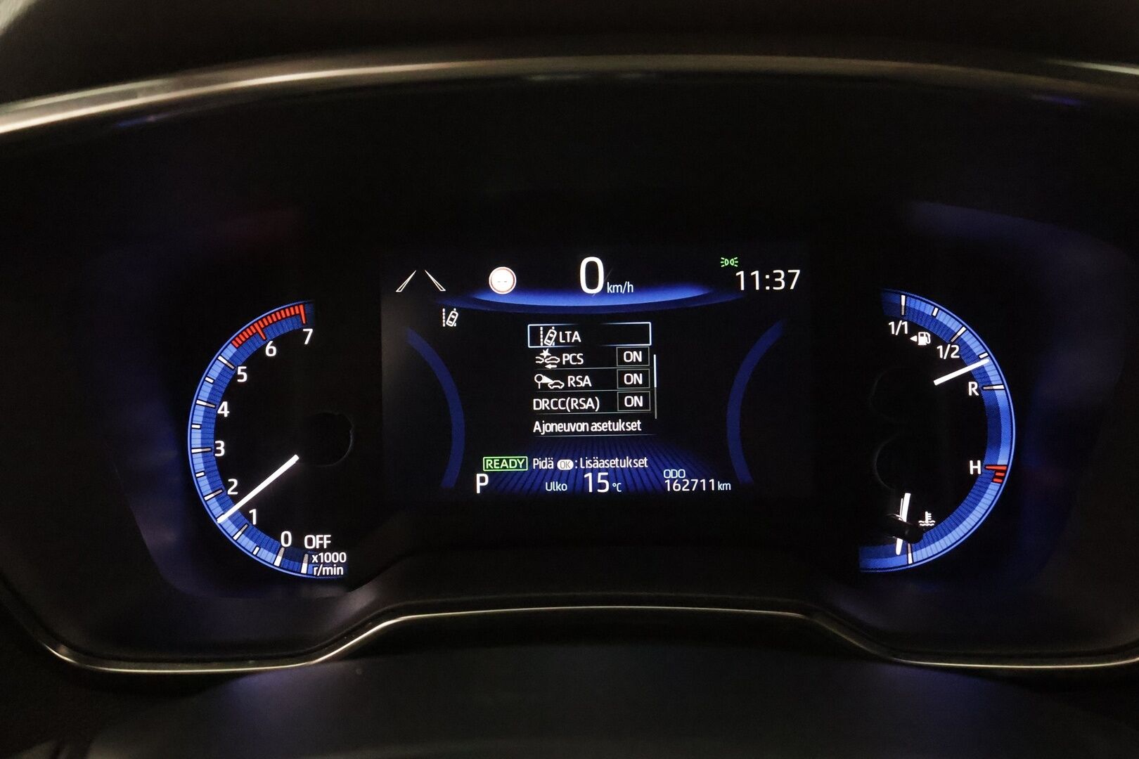 Toyota Corolla 2022 Touring Sports 1,8 Hybrid Active Business - | ACC | Webasto | Puolinahat | Sähköluukku | LED | Keyless | Ratinlämmitin | Kahdet renkaat aluvanteilla | Merkkihuollettu |