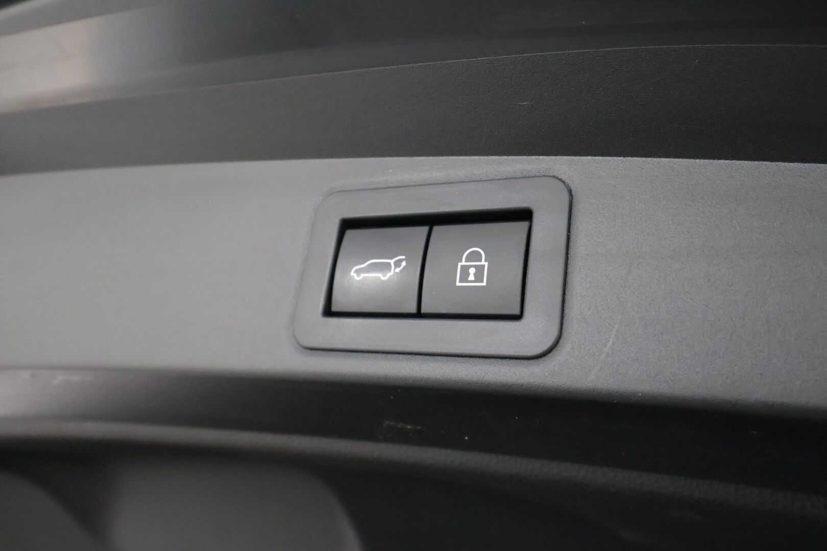 Toyota Corolla 2022 Touring Sports 1,8 Hybrid Active Business - | ACC | Webasto | Puolinahat | Sähköluukku | LED | Keyless | Ratinlämmitin | Kahdet renkaat aluvanteilla | Merkkihuollettu |