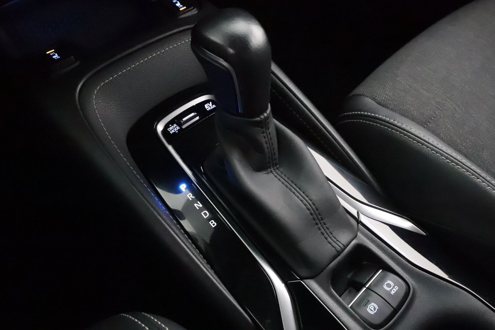 Toyota Corolla 2022 Touring Sports 1,8 Hybrid Active Business - | ACC | Webasto | Puolinahat | Sähköluukku | LED | Keyless | Ratinlämmitin | Kahdet renkaat aluvanteilla | Merkkihuollettu |