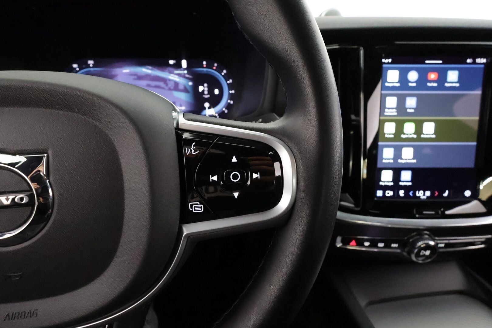 Volvo S60 2023 B5 AWD MHEV Business Plus Dark aut * Pilot assist / Webasto / Muistipenkit / Koukku / P.kamera / Sporttipenkit * - Merkkihuollettu / Suomi-auto / Kahdet renkaat