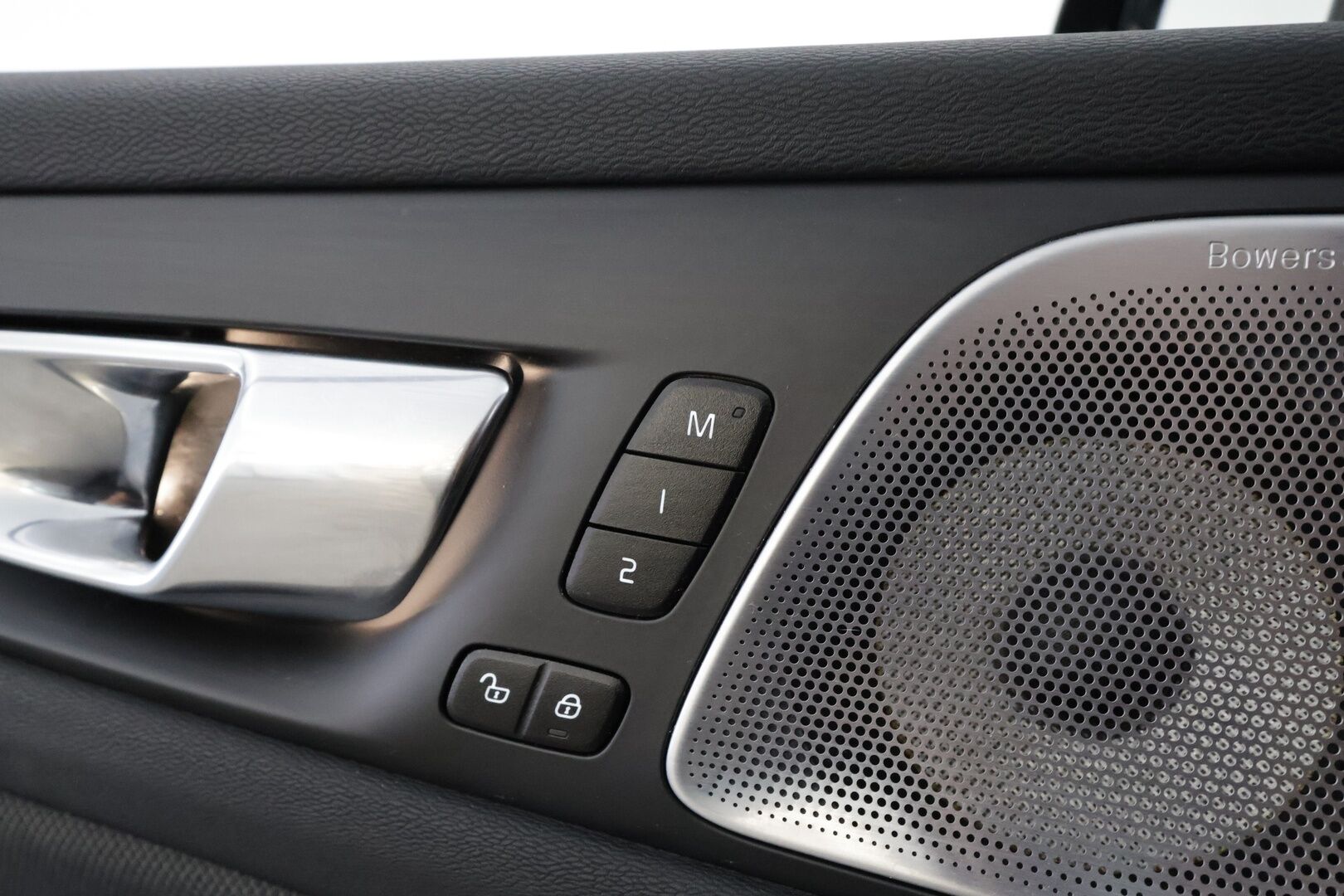 Volvo S60 2023 B5 AWD MHEV Business Plus Dark aut * Bowers&Wilkins / Webasto / Muistipenkit / Pilot Assist / Koukku / P.kamera / Sporttipenkit * - Merkkihuollettu / Suomi-auto / Kahdet renkaat