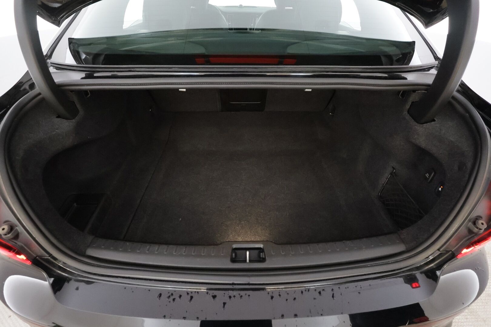 Volvo S60 2023 B5 AWD MHEV Business Plus Dark aut * Pilot assist / Webasto / Muistipenkit / Koukku / P.kamera / Sporttipenkit * - Merkkihuollettu / Suomi-auto / Kahdet renkaat