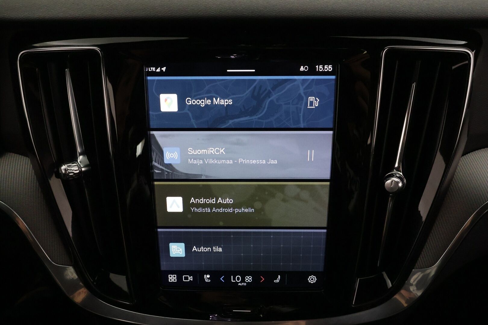 Volvo S60 2023 B5 AWD MHEV Business Plus Dark aut * Bowers&Wilkins / Webasto / Muistipenkit / Pilot Assist / Koukku / P.kamera / Sporttipenkit * - Merkkihuollettu / Suomi-auto / Kahdet renkaat