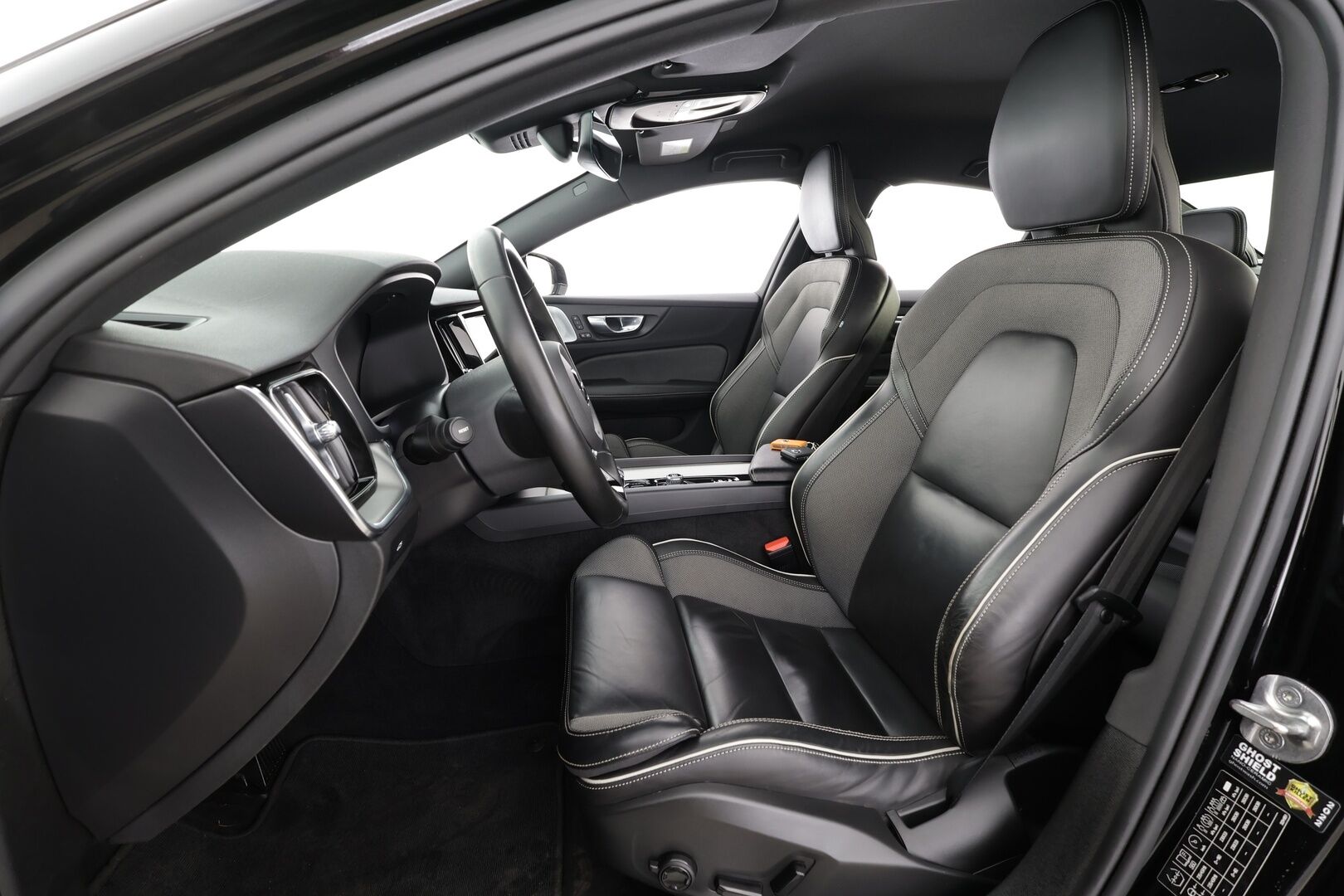 Volvo S60 2023 B5 AWD MHEV Business Plus Dark aut * Bowers&Wilkins / Webasto / Muistipenkit / Pilot Assist / Koukku / P.kamera / Sporttipenkit * - Merkkihuollettu / Suomi-auto / Kahdet renkaat - HULLUT AVAJAISHULINAT KORKOTARJOUS 3,29 %