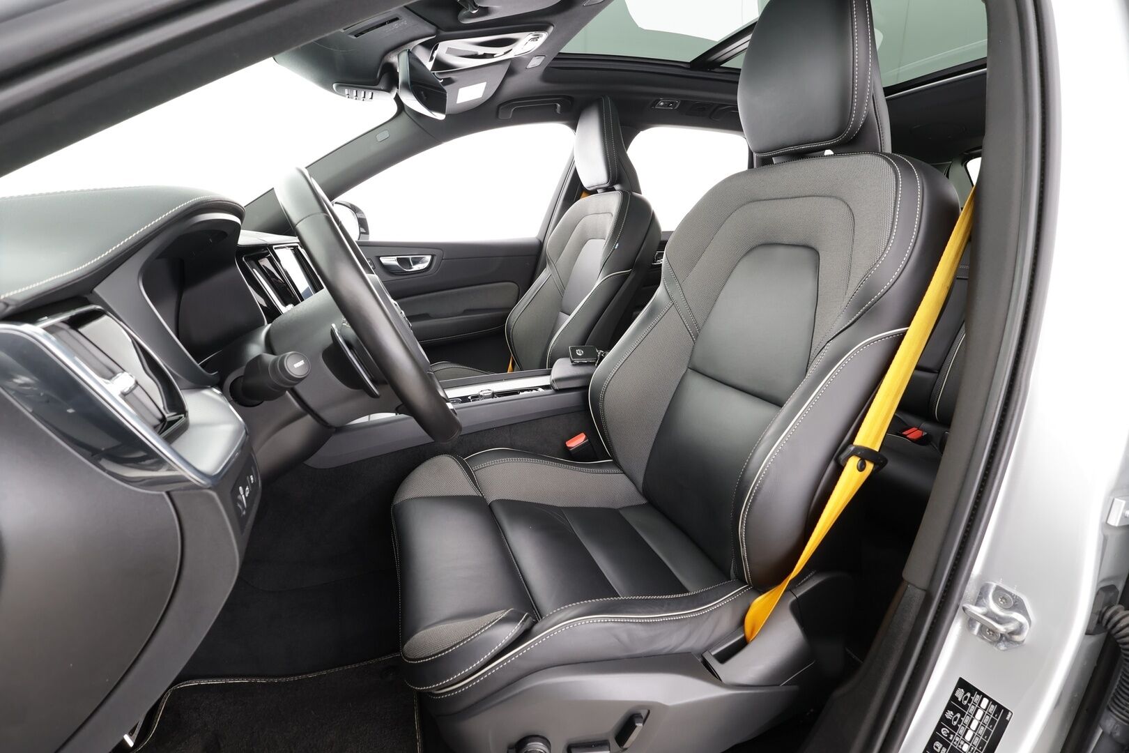 Volvo XC60 2020 T8 TwE AWD Polestar Engineered aut * ACC / HUD / Panorama / Full LED / Muistipenkki / Koukku / H&K / 360° / Webasto / Navi * - 1.Om Suomi-auto / Kahdet renkaat aluvanteilla - HULLU BLACKWEEK KORKOTARJOUS 2,49%