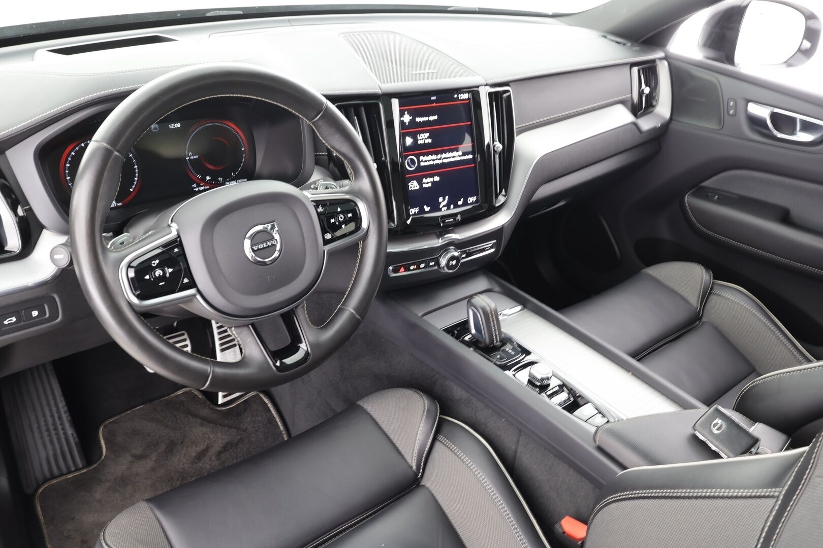 Volvo XC60 2020 T8 TwE AWD Polestar Engineered aut * ACC / HUD / Panorama / Full LED / Muistipenkki / Koukku / H&K / 360° / Webasto / Navi * - 1.Om Suomi-auto / Kahdet renkaat aluvanteilla - HULLU BLACKWEEK KORKOTARJOUS 2,49%