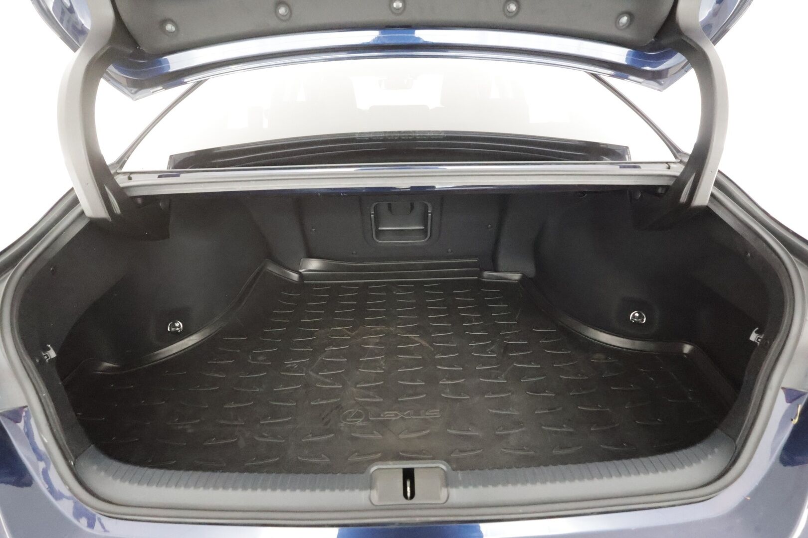 Lexus ES 2020 300h Comfort - | ACC | Lohko+Sisä | Lasikattoluukku | P.Kamera | Sähköpenkit | Kaistavahti | Bi-LED | Navi | Keyless | Nahat | Suomi-auto | Kahdet renkaat aluvanteilla | Merkkihuollettu | Juuri huollettu |