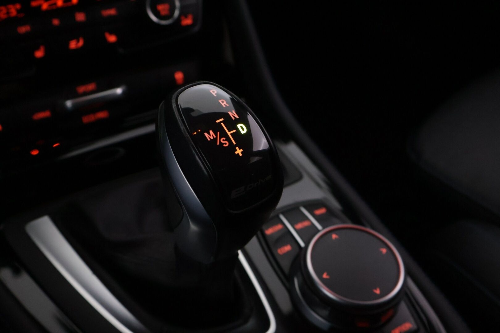 BMW 225 2019 10 kWh, 225xe iPerformance M Sport *HUD / BlowByHeater / HiFi / P-Kamera / LED / Sporttinahat / S-Luukku* - Ratinlämmitin / Prof. Navi / Tutkat*