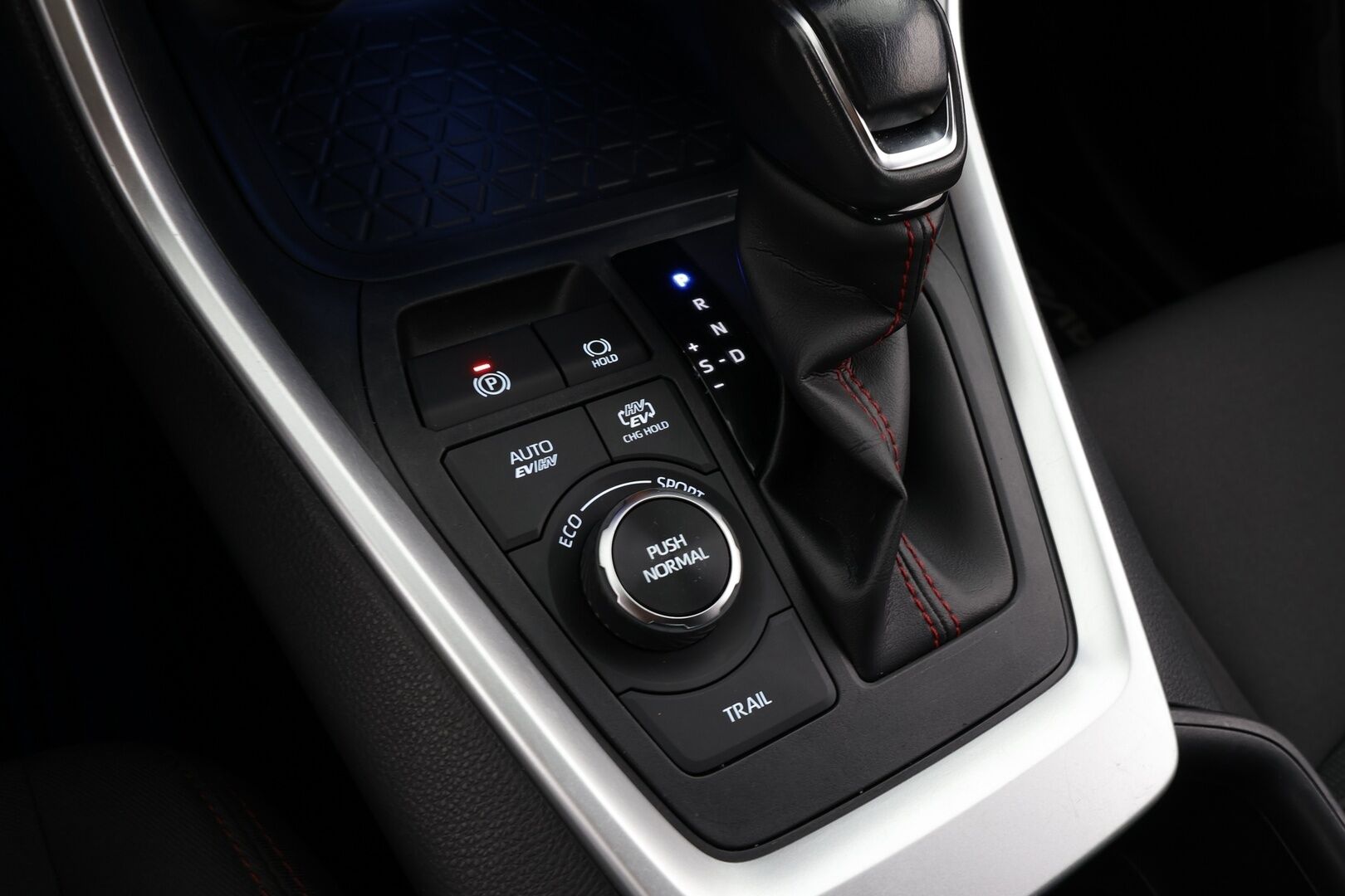 Toyota RAV4 Plug-in 2023 Hybrid 2,5 AWD-i Active Edition * ACC / LED / P.kamera / Kaistavahti / Koukku / Lohkolämmitin / KeylessGO * - 1.om Suomi-auto / 2x Latauskaapelit / Kahdet renkaat / Merkkihuollot / Facelift - HULLU BLACKWEEK KORKOTARJOUS 2,49%