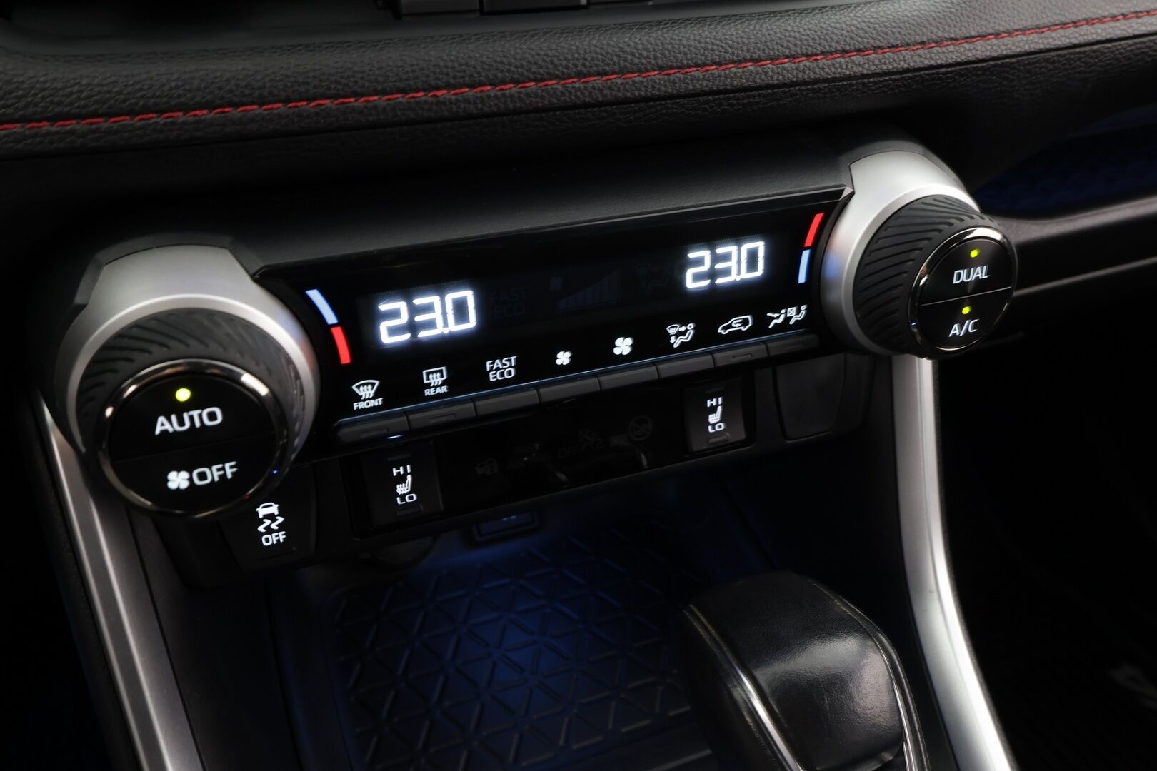 Toyota RAV4 Plug-in 2023 Hybrid 2,5 AWD-i Active Edition * ACC / LED / P.kamera / Kaistavahti / Koukku / Lohkolämmitin / KeylessGO * - 1.om Suomi-auto / 2x Latauskaapelit / Kahdet renkaat / Merkkihuollot / Facelift - HULLU BLACKWEEK KORKOTARJOUS 2,49%