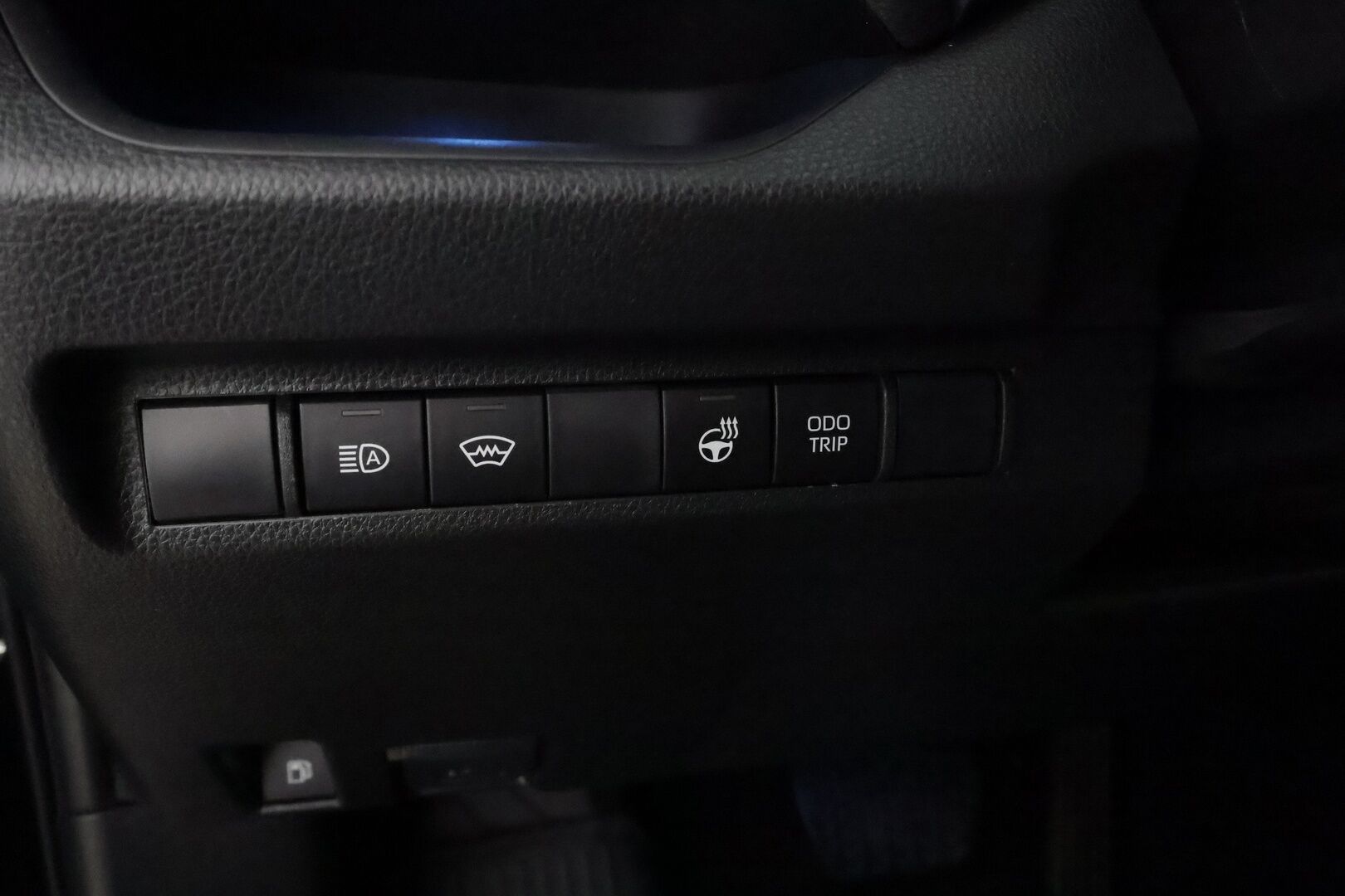 Toyota RAV4 Plug-in 2023 Hybrid 2,5 AWD-i Active Edition * ACC / LED / P.kamera / Kaistavahti / Koukku / Lohkolämmitin / KeylessGO * - 1.om Suomi-auto / 2x Latauskaapelit / Kahdet renkaat / Merkkihuollot / Facelift - HULLU BLACKWEEK KORKOTARJOUS 2,49%