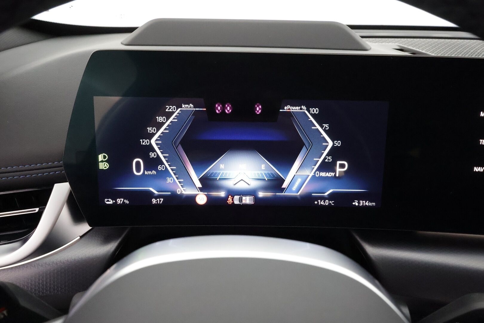 BMW iX1 2023 U11 30 xDrive M Sport Fully Charged * ACC / HUD / 360° / H&K / Koukku / Muistipenkki hieronnalla / ILP / Comfort Access * - 1.Om Suomi-auto / Akku kuntotarkastettu SoH 97,9% / Kahdet renkaat aluvanteilla / Merkkihuollettu / Huippuvarusteet