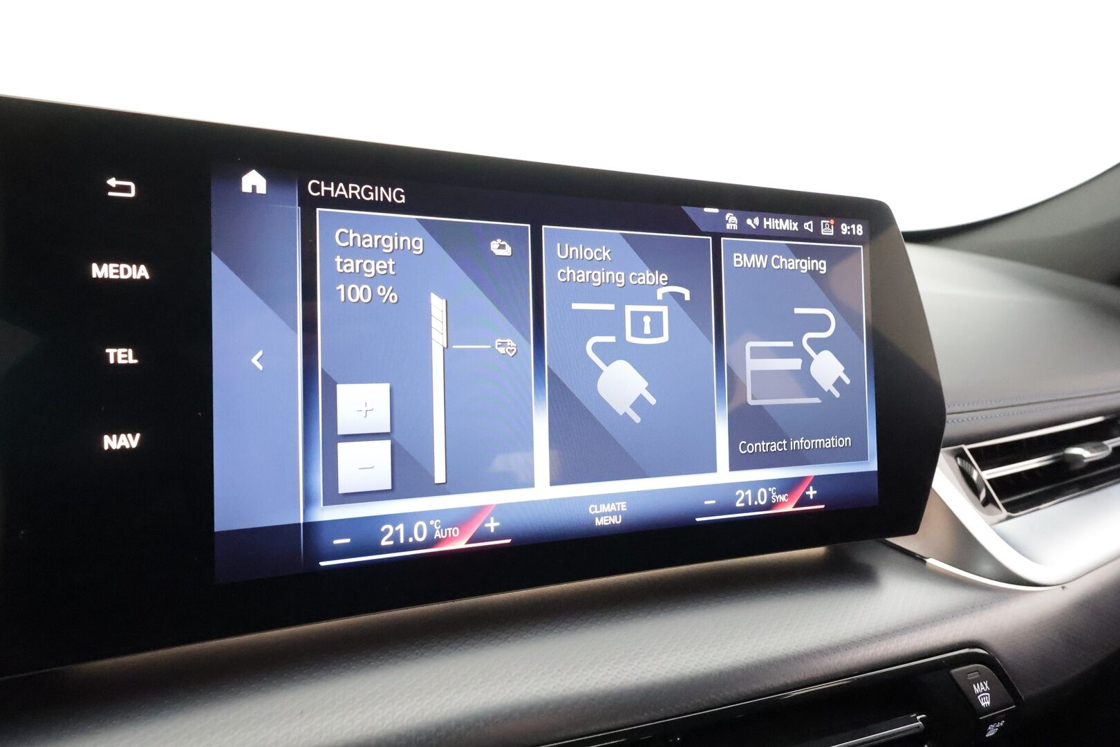 BMW iX1 2023 U11 30 xDrive M Sport Fully Charged * ACC / HUD / 360° / H&K / Koukku / Muistipenkki hieronnalla / ILP / Comfort Access * - 1.Om Suomi-auto / Akku kuntotarkastettu SoH 97,9% / Kahdet renkaat aluvanteilla / Merkkihuollettu / Huippuvarusteet