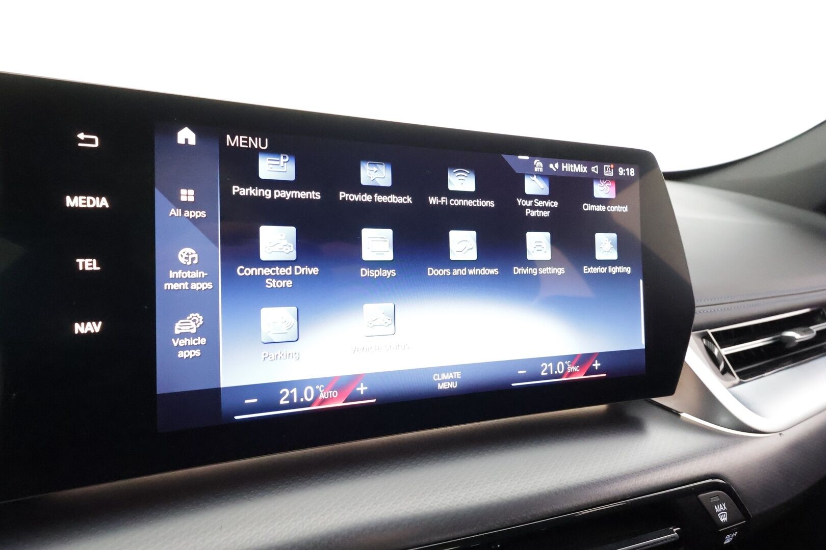 BMW iX1 2023 U11 30 xDrive M Sport Fully Charged * ACC / HUD / 360° / H&K / Koukku / Muistipenkki hieronnalla / ILP / Comfort Access * - 1.Om Suomi-auto / Akku kuntotarkastettu SoH 97,9% / Kahdet renkaat aluvanteilla / Merkkihuollettu / Huippuvarusteet