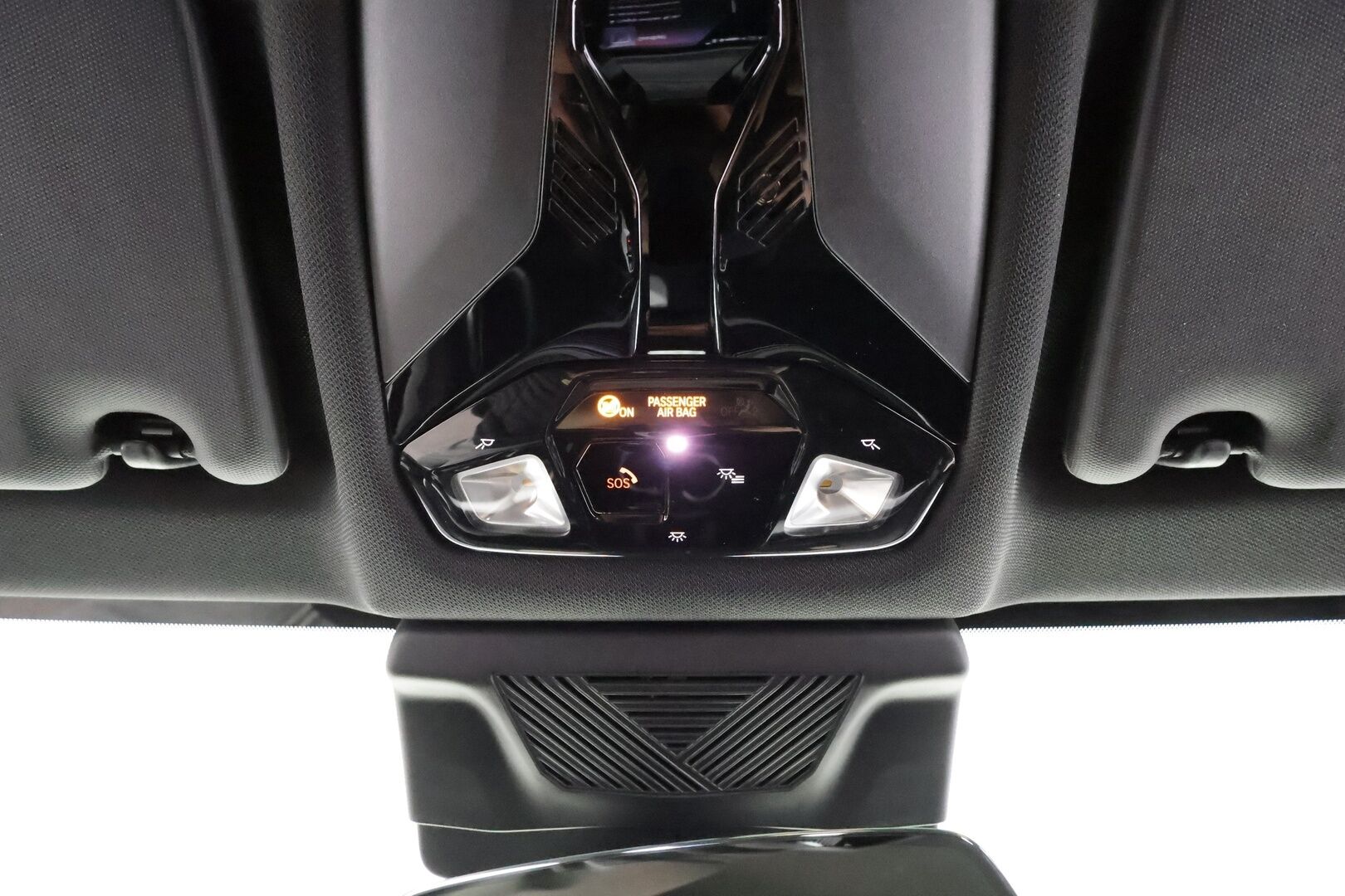 BMW iX1 2023 U11 30 xDrive M Sport Fully Charged * ACC / HUD / 360° / H&K / Koukku / Muistipenkki hieronnalla / ILP / Comfort Access * - 1.Om Suomi-auto / Akku kuntotarkastettu SoH 97,9% / Kahdet renkaat aluvanteilla / Merkkihuollettu / Huippuvarusteet