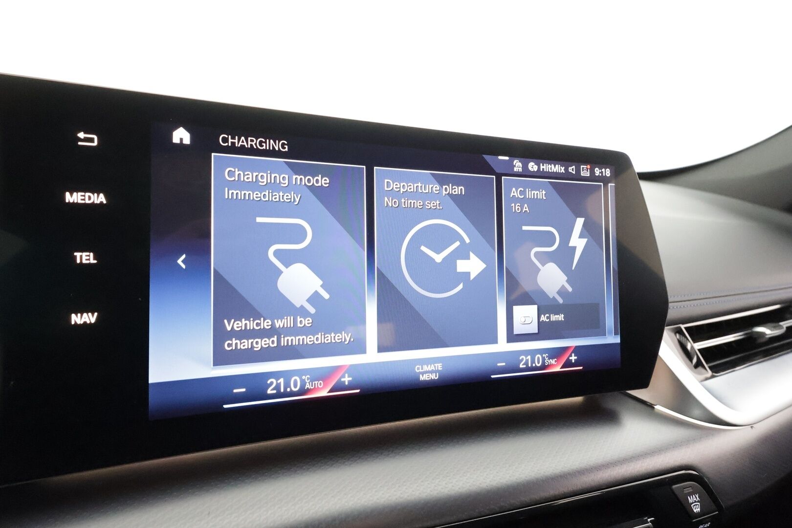 BMW iX1 2023 U11 30 xDrive M Sport Fully Charged * ACC / HUD / 360° / H&K / Koukku / Muistipenkki hieronnalla / ILP / Comfort Access * - 1.Om Suomi-auto / Akku kuntotarkastettu SoH 97,9% / Kahdet renkaat aluvanteilla / Merkkihuollettu / Huippuvarusteet