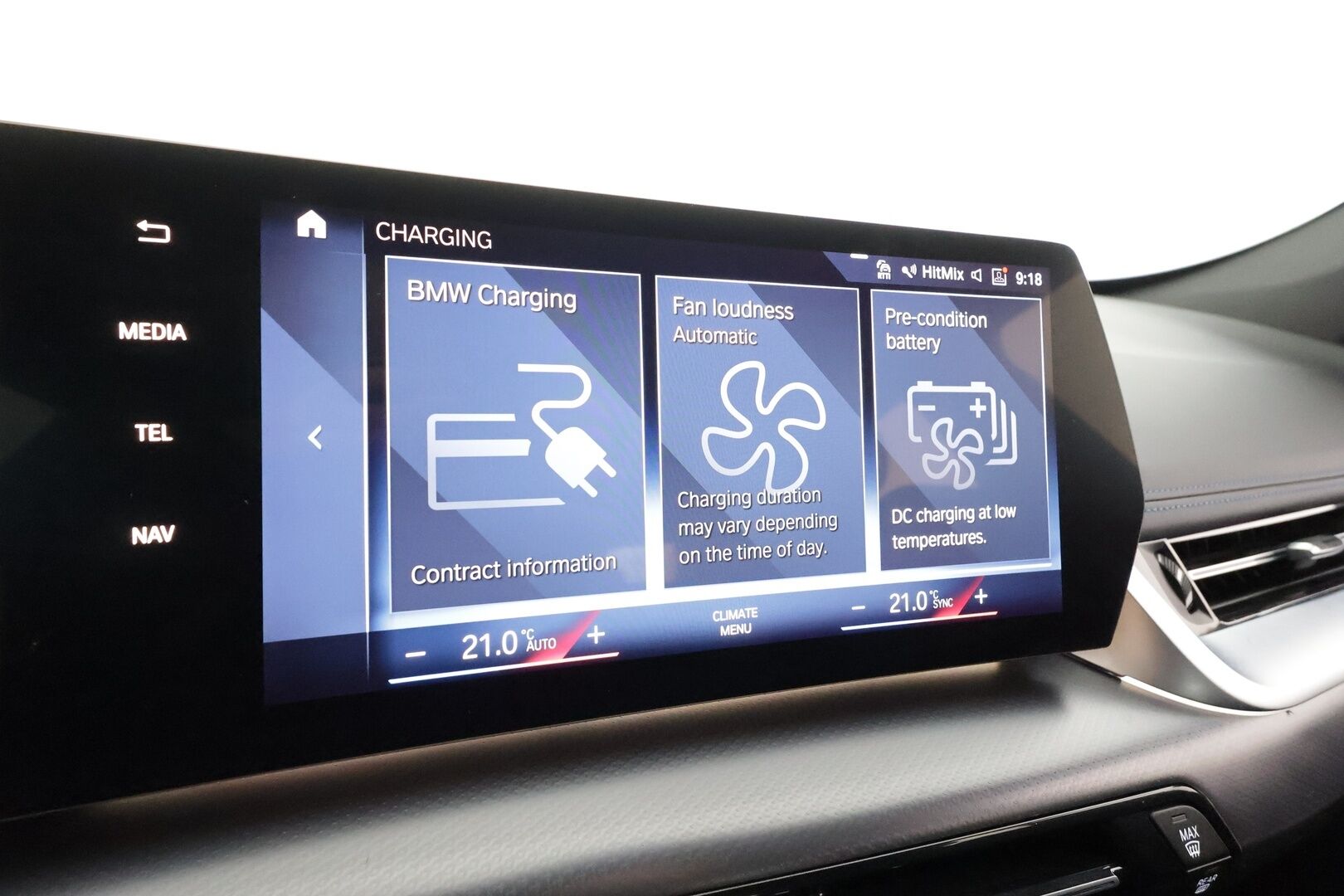 BMW iX1 2023 U11 30 xDrive M Sport Fully Charged * ACC / HUD / 360° / H&K / Koukku / Muistipenkki hieronnalla / ILP / Comfort Access * - 1.Om Suomi-auto / Akku kuntotarkastettu SoH 97,9% / Kahdet renkaat aluvanteilla / Merkkihuollettu / Huippuvarusteet